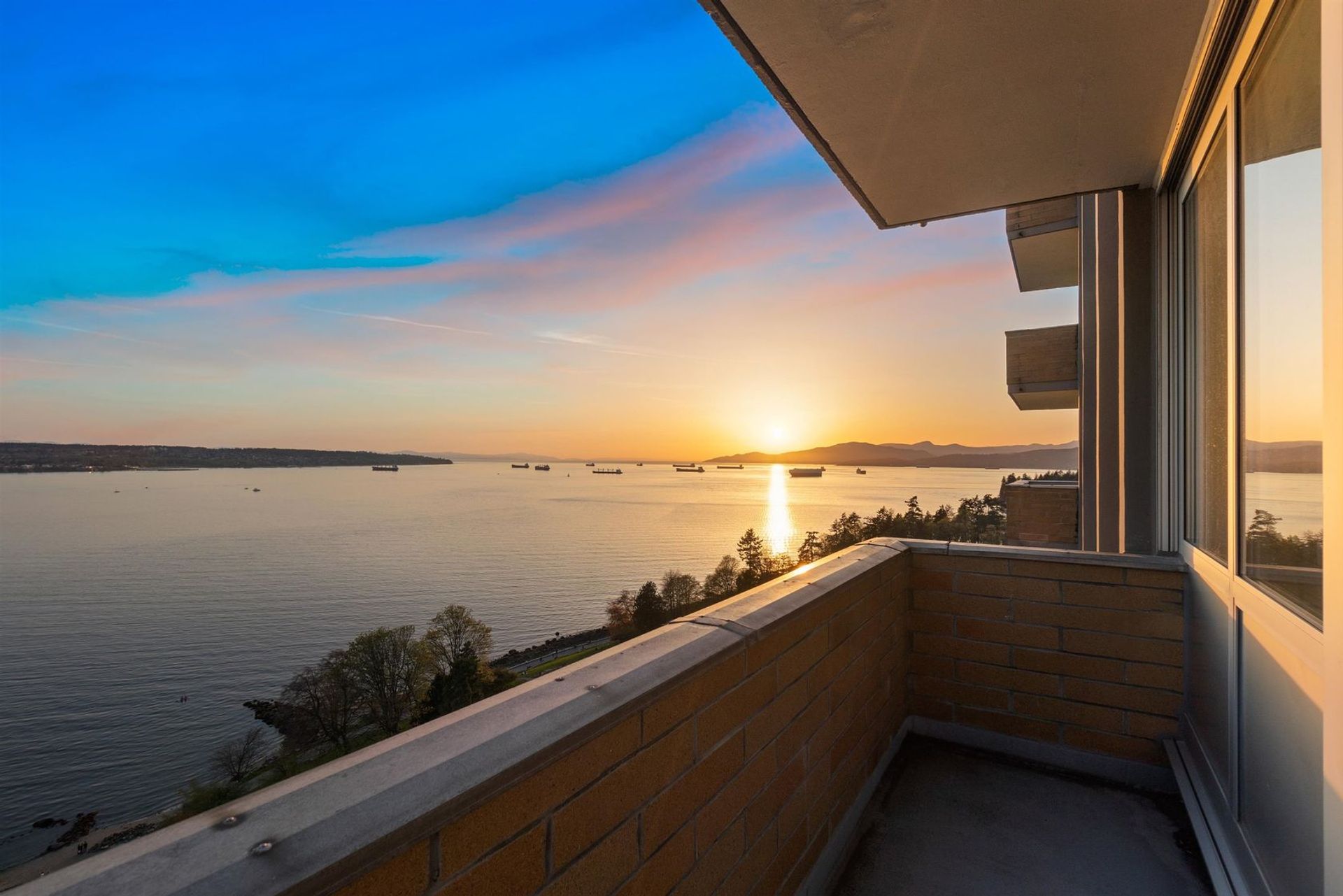 2055-pendrell-street-west-end-vw-vancouver-west-01