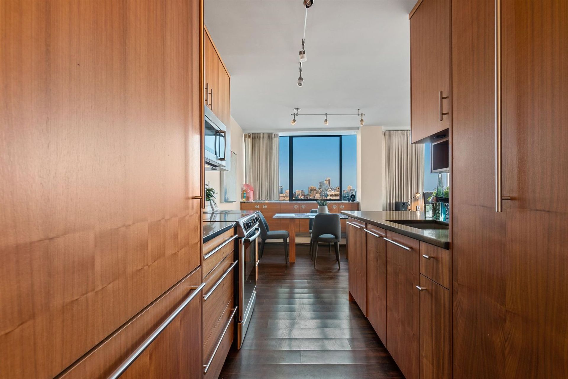 2055-pendrell-street-west-end-vw-vancouver-west-18