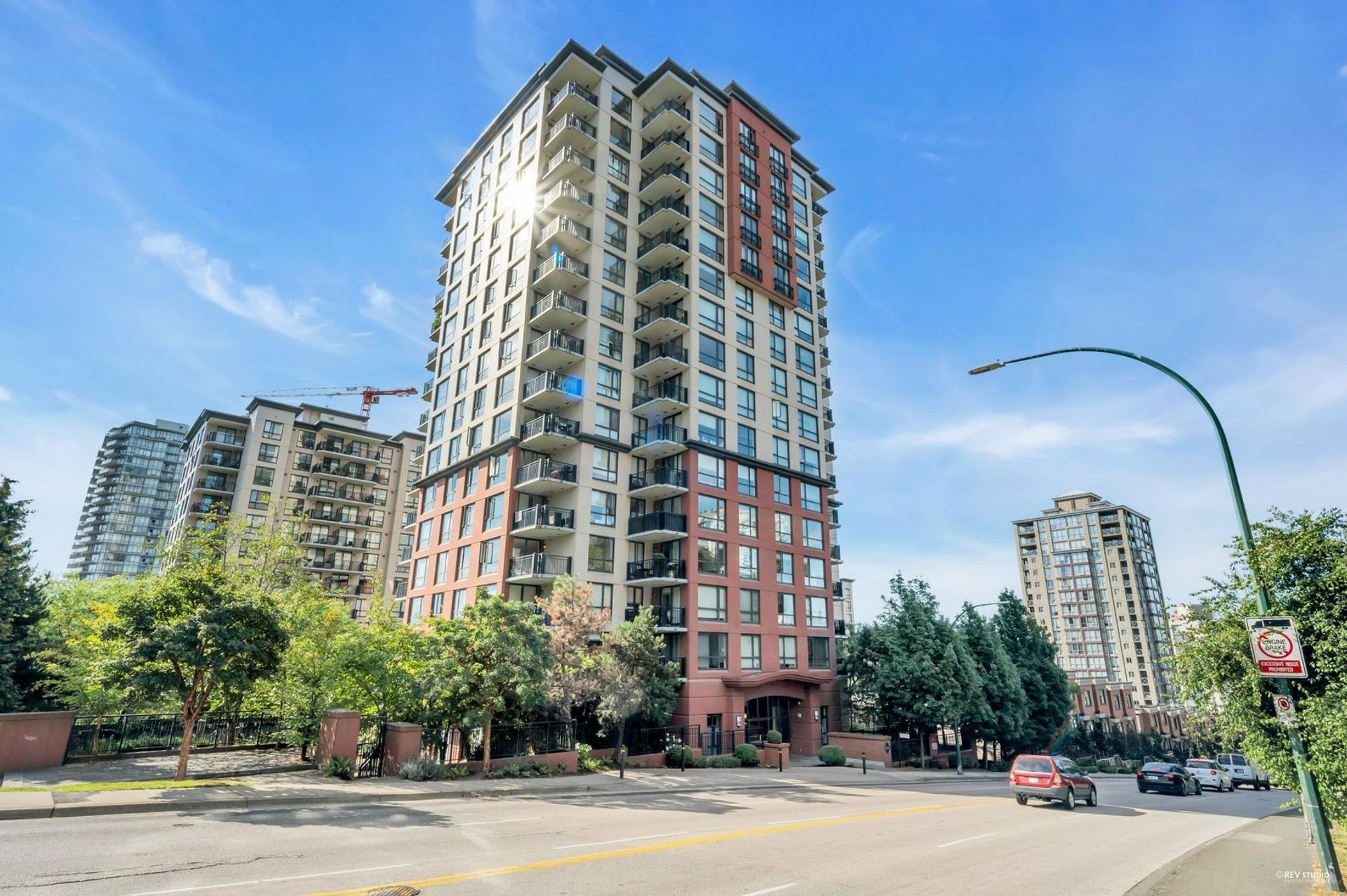 814-royal-avenue-downtown-nw-new-westminster-01
