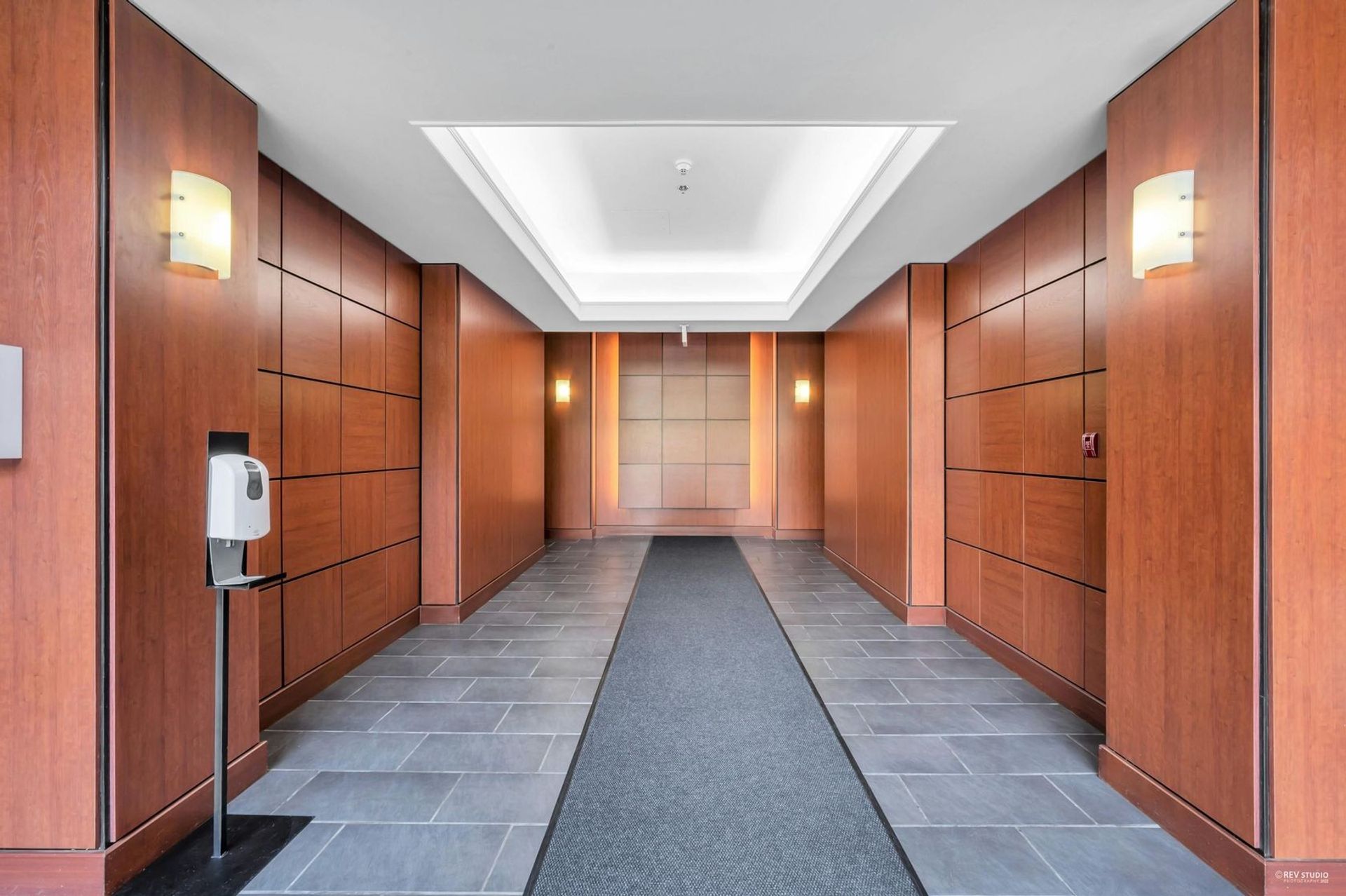 814-royal-avenue-downtown-nw-new-westminster-02