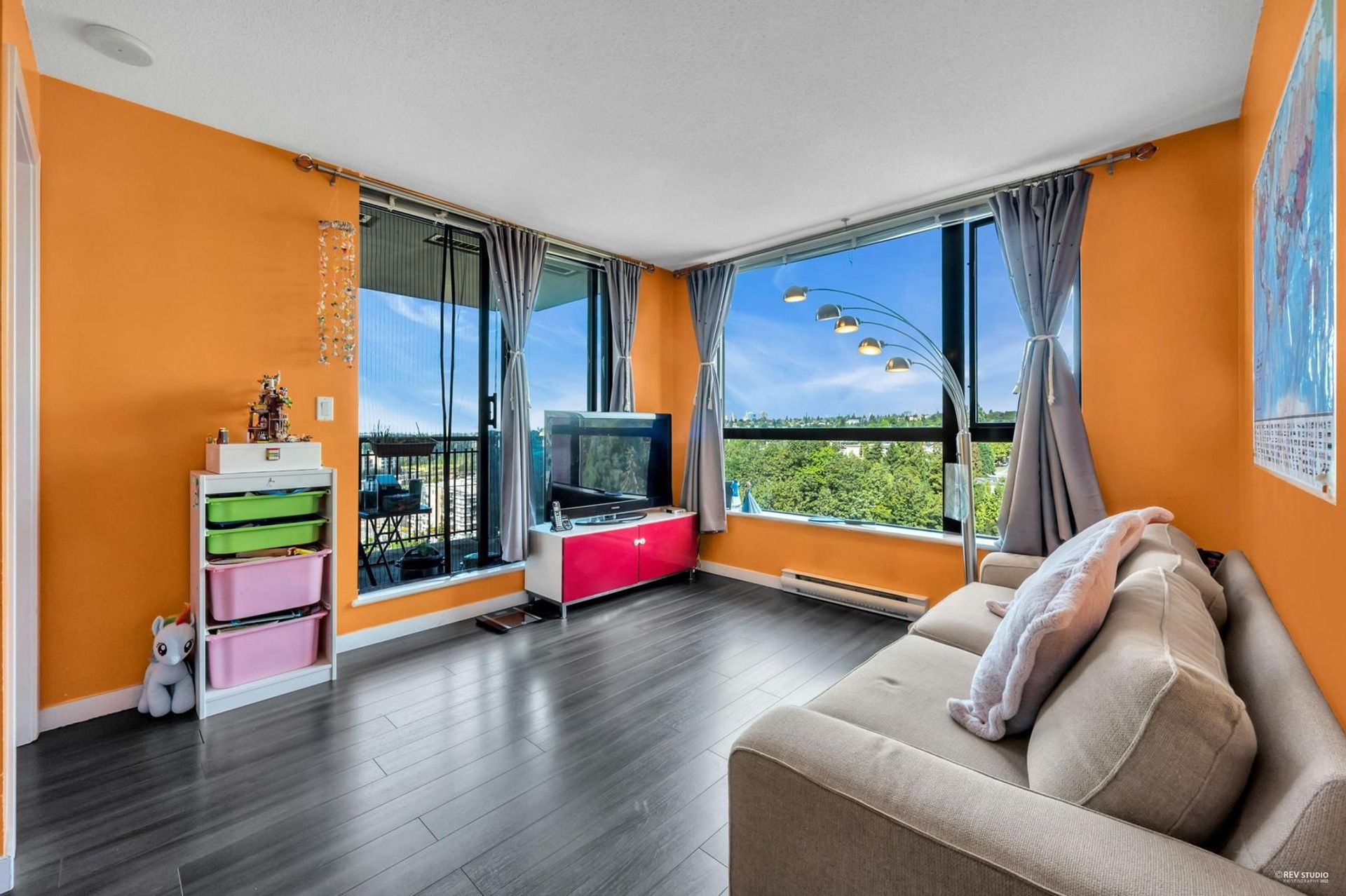 814-royal-avenue-downtown-nw-new-westminster-06