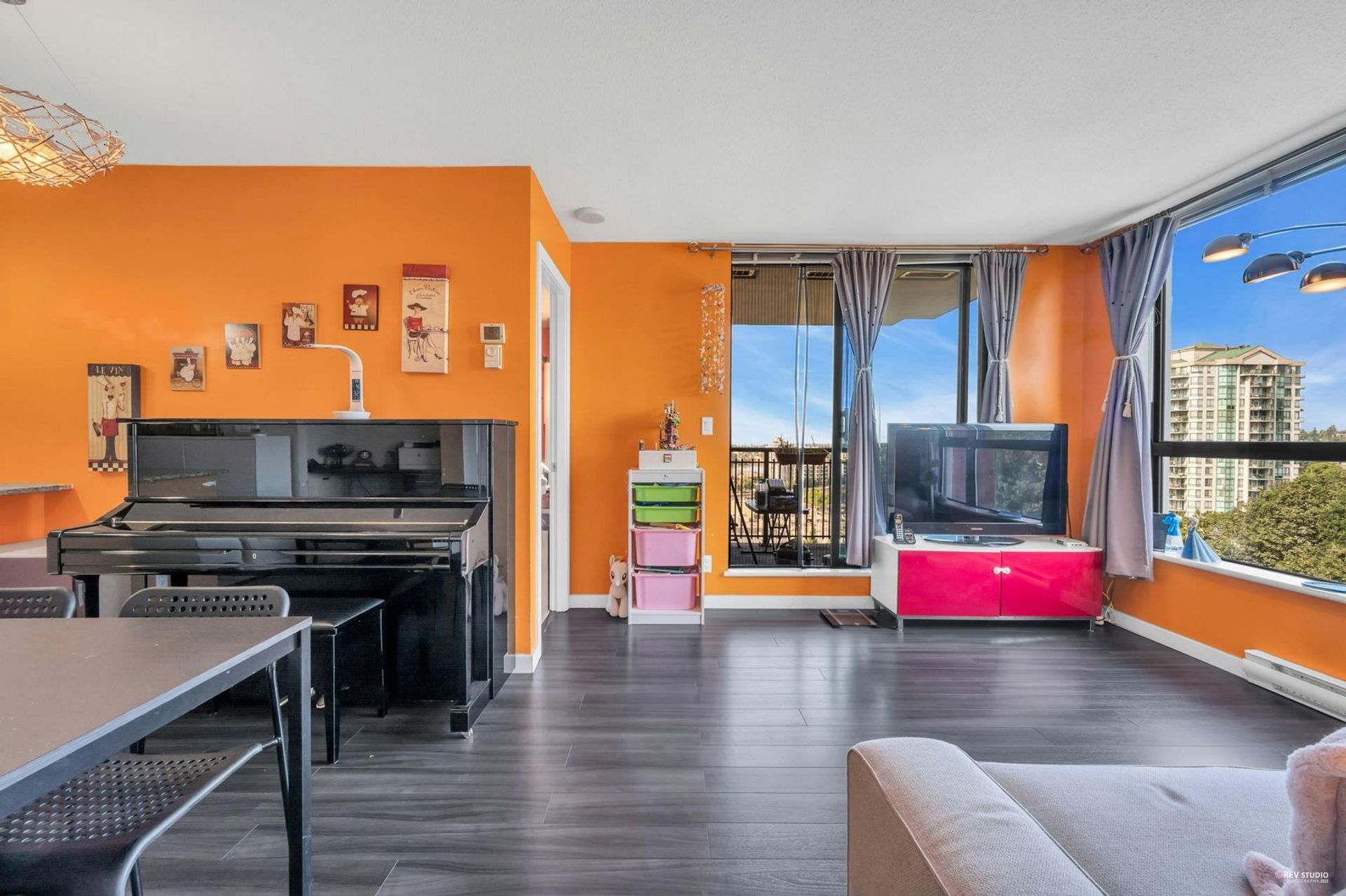 814-royal-avenue-downtown-nw-new-westminster-07