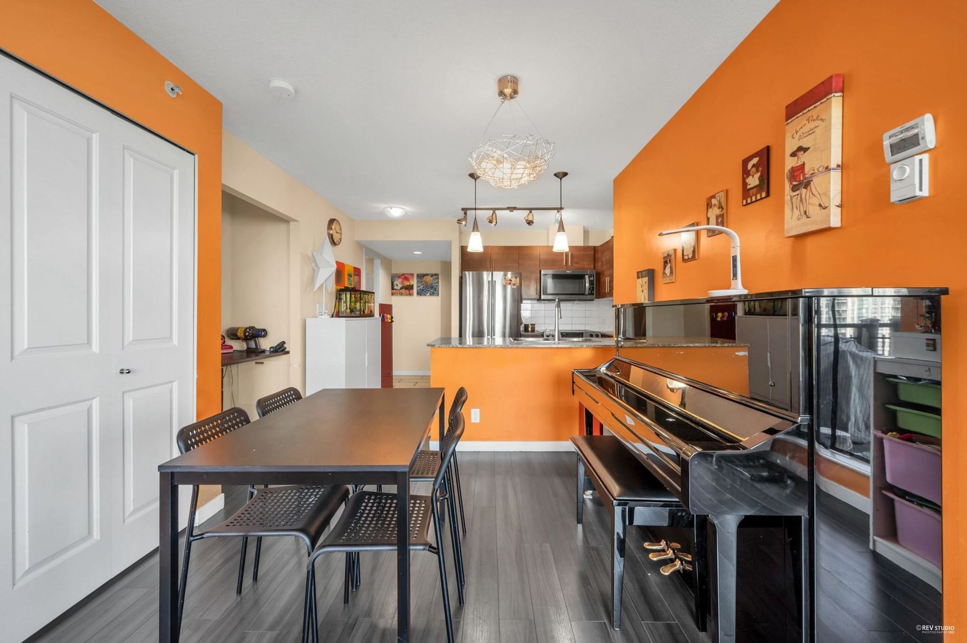 814-royal-avenue-downtown-nw-new-westminster-09