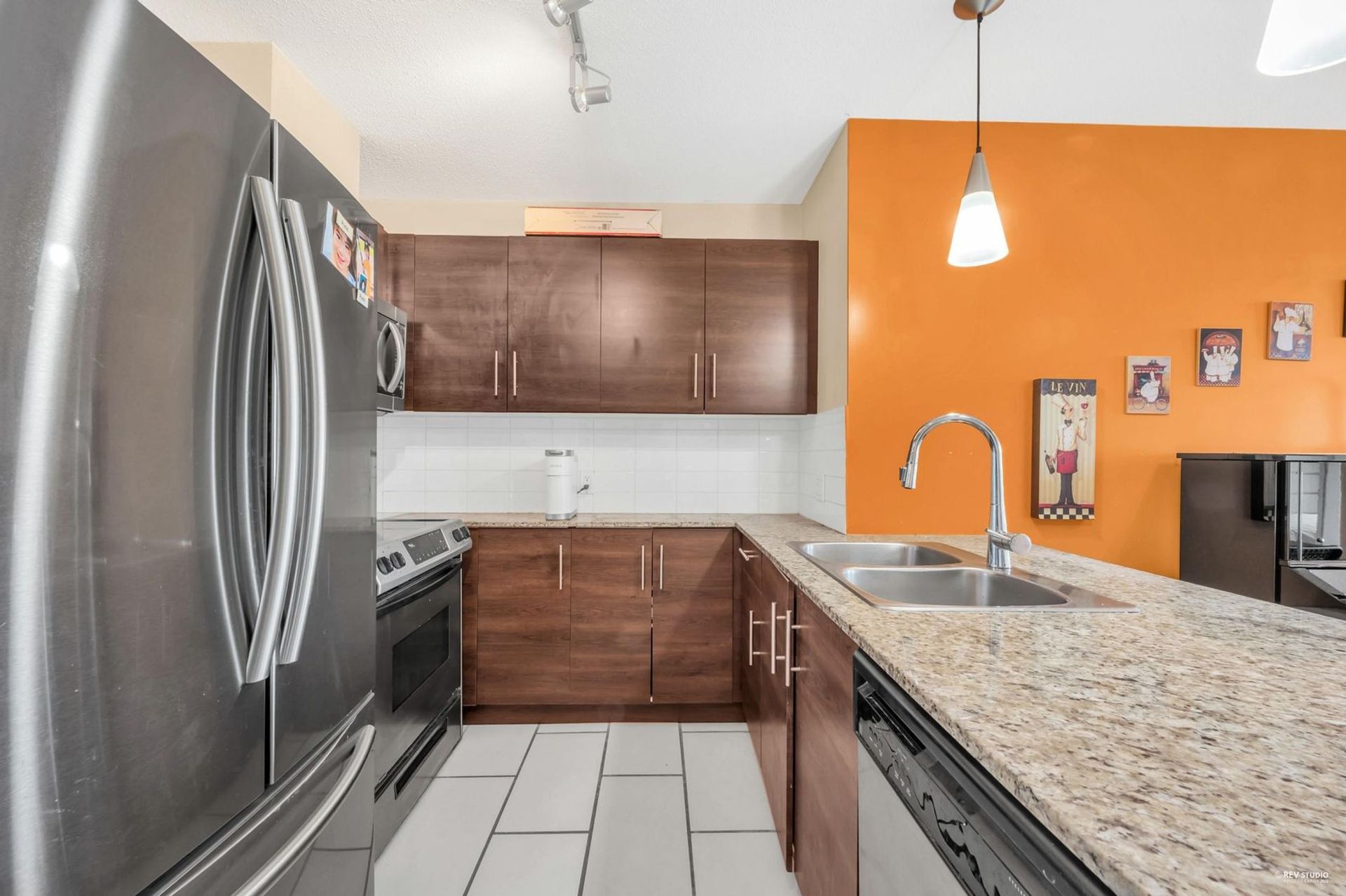 814-royal-avenue-downtown-nw-new-westminster-12