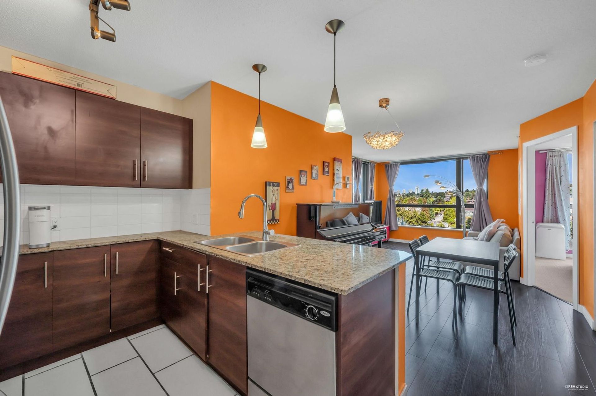 814-royal-avenue-downtown-nw-new-westminster-13