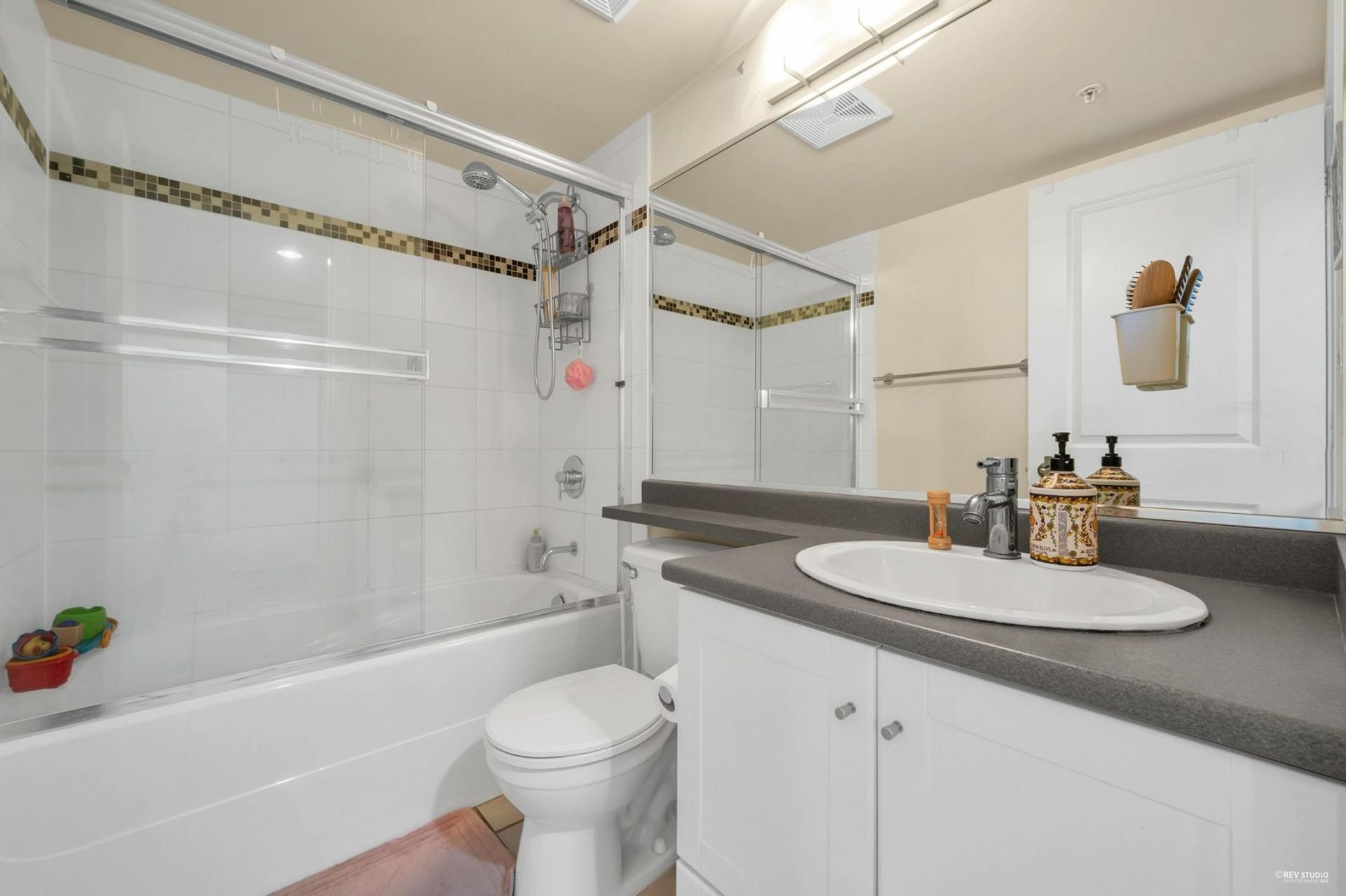 814-royal-avenue-downtown-nw-new-westminster-20