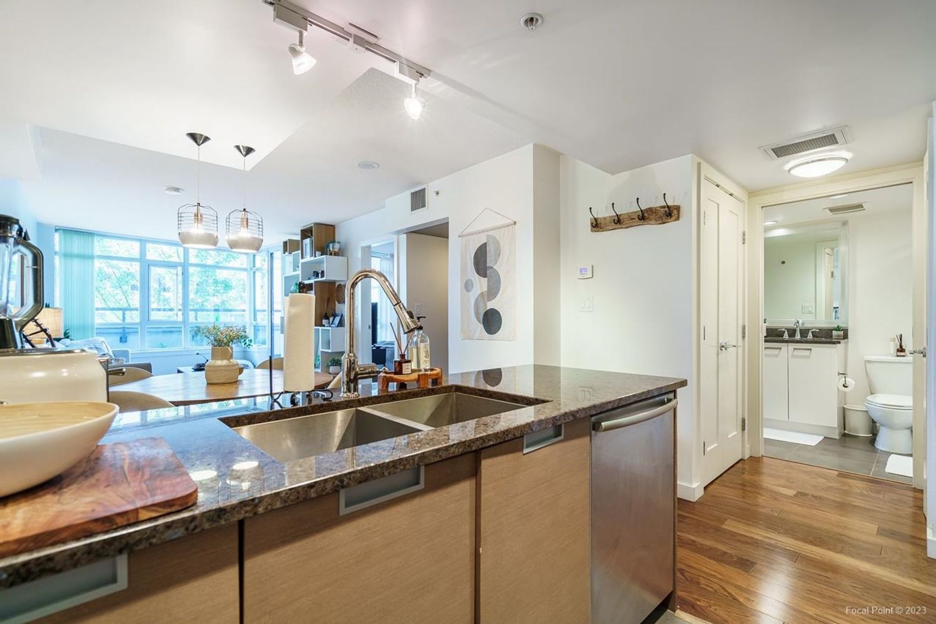 2080-w-broadway-kitsilano-vancouver-west-07