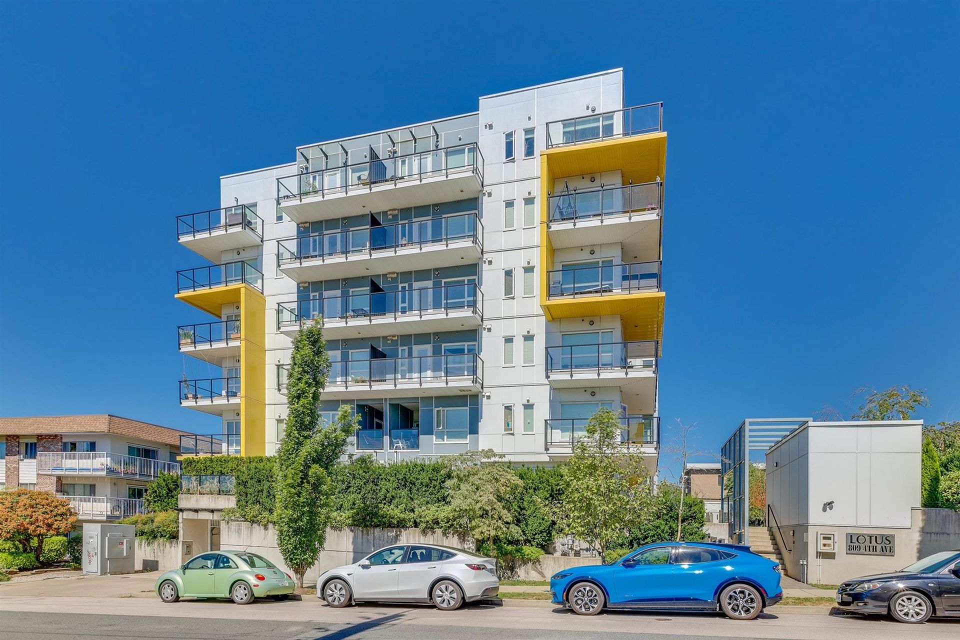 809-fourth-avenue-uptown-nw-new-westminster-01