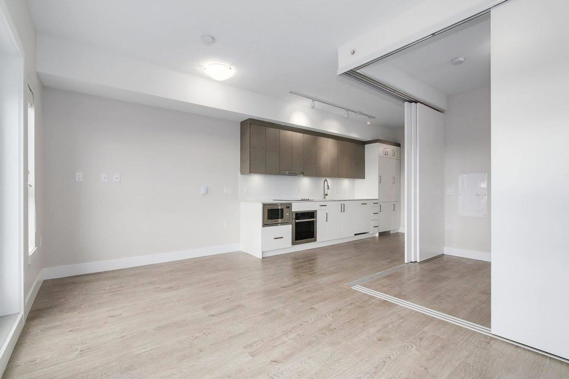 809-fourth-avenue-uptown-nw-new-westminster-08