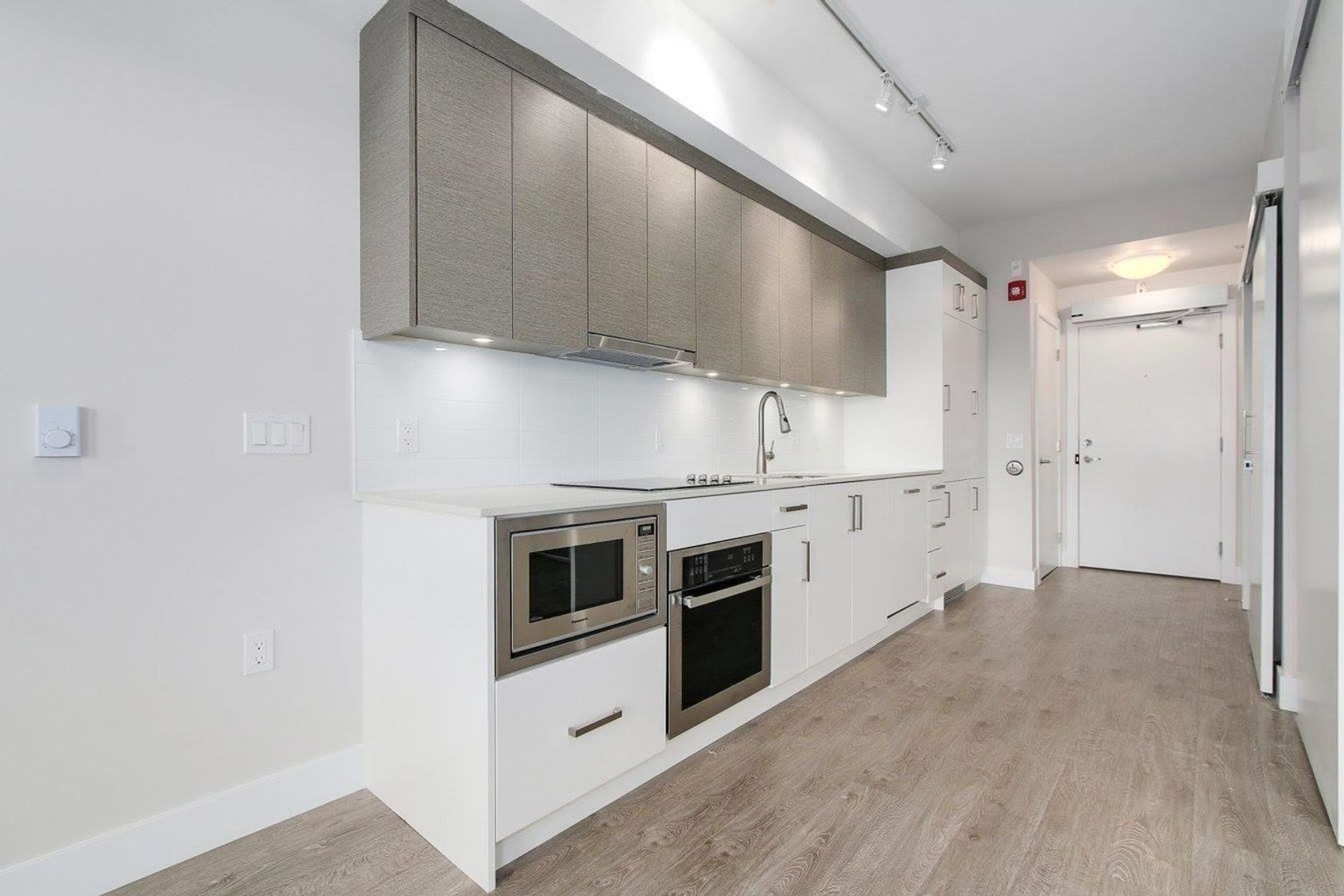 809-fourth-avenue-uptown-nw-new-westminster-10