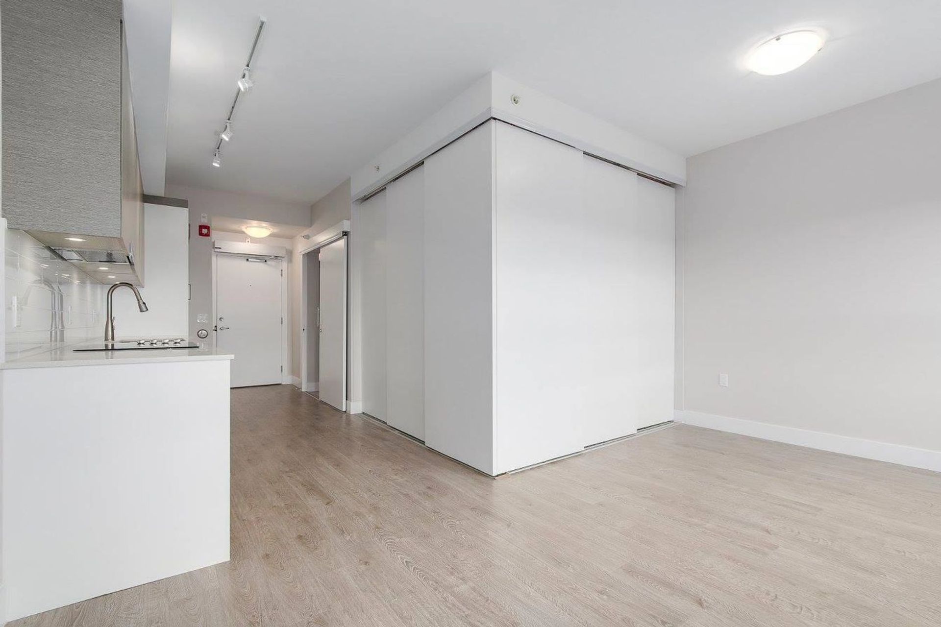 809-fourth-avenue-uptown-nw-new-westminster-15