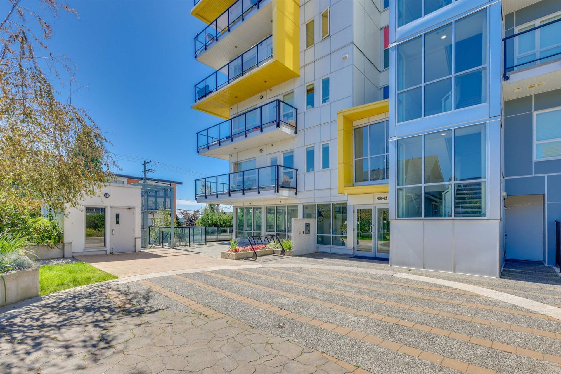 809-fourth-avenue-uptown-nw-new-westminster-18