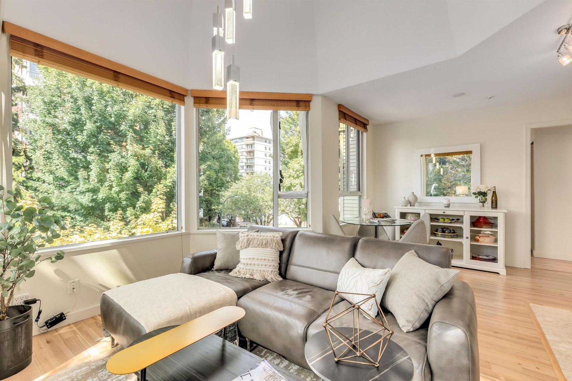 1595-barclay-street-west-end-vw-vancouver-west-05