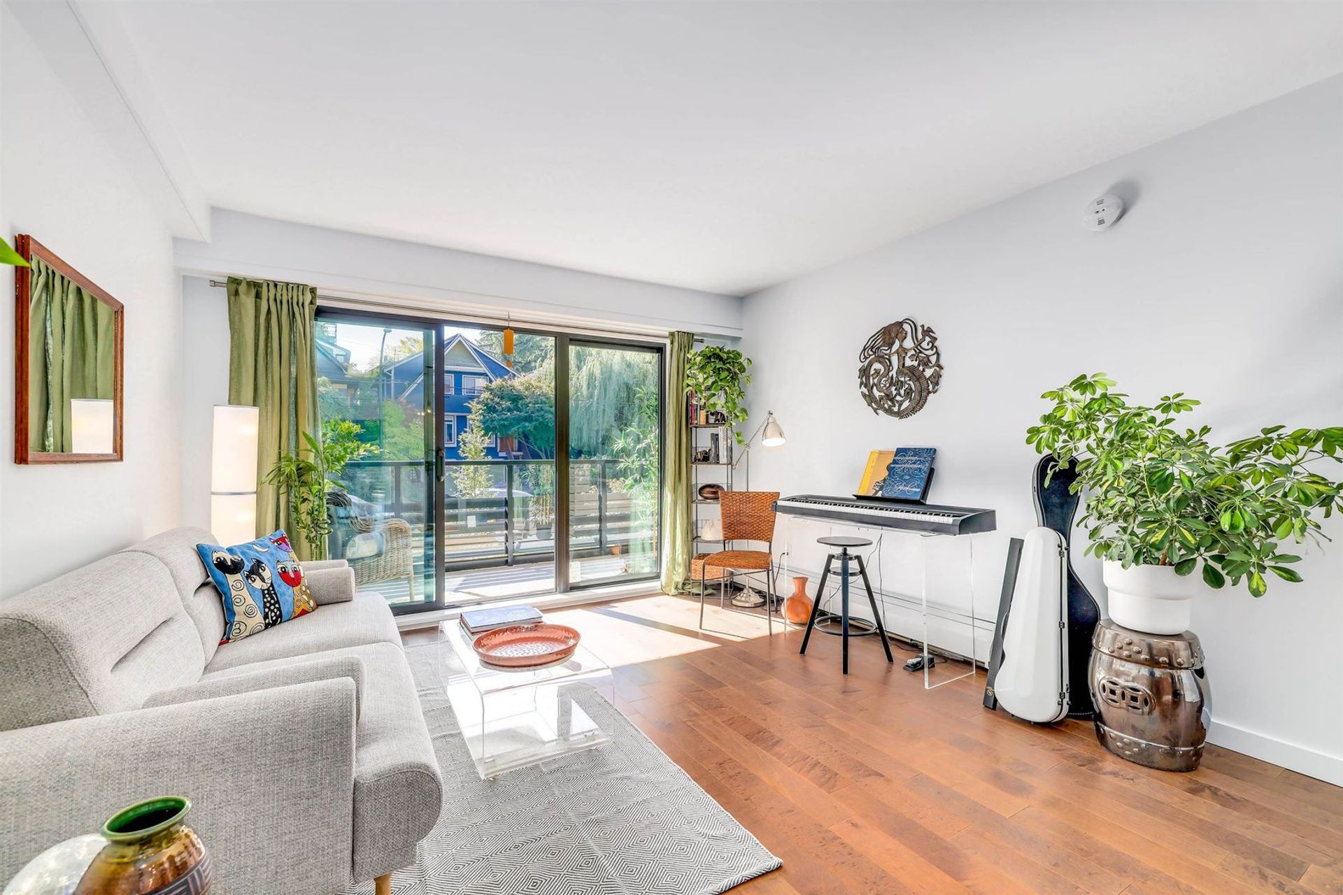 1549-kitchener-street-grandview-woodland-vancouver-east-03