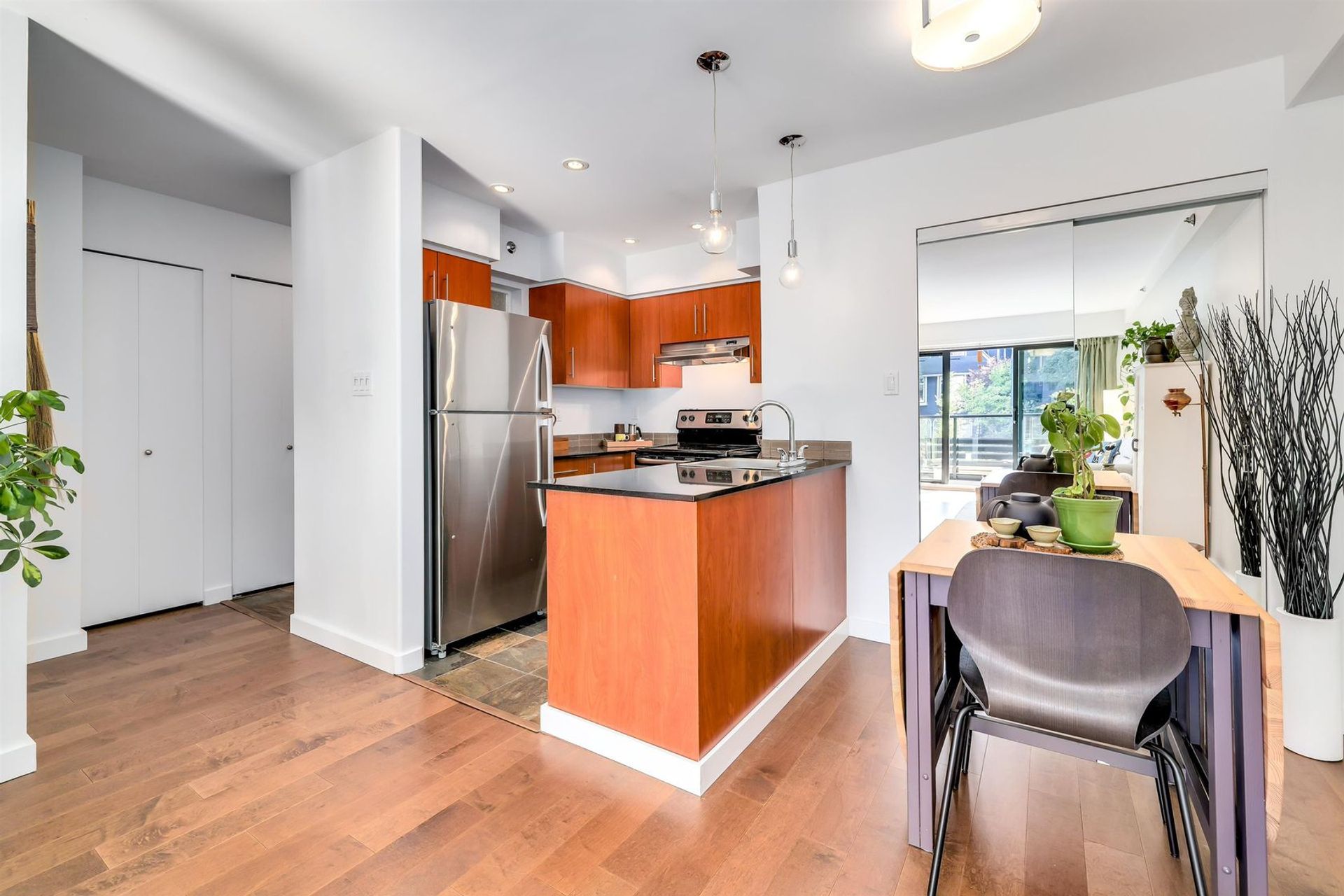 1549-kitchener-street-grandview-woodland-vancouver-east-07