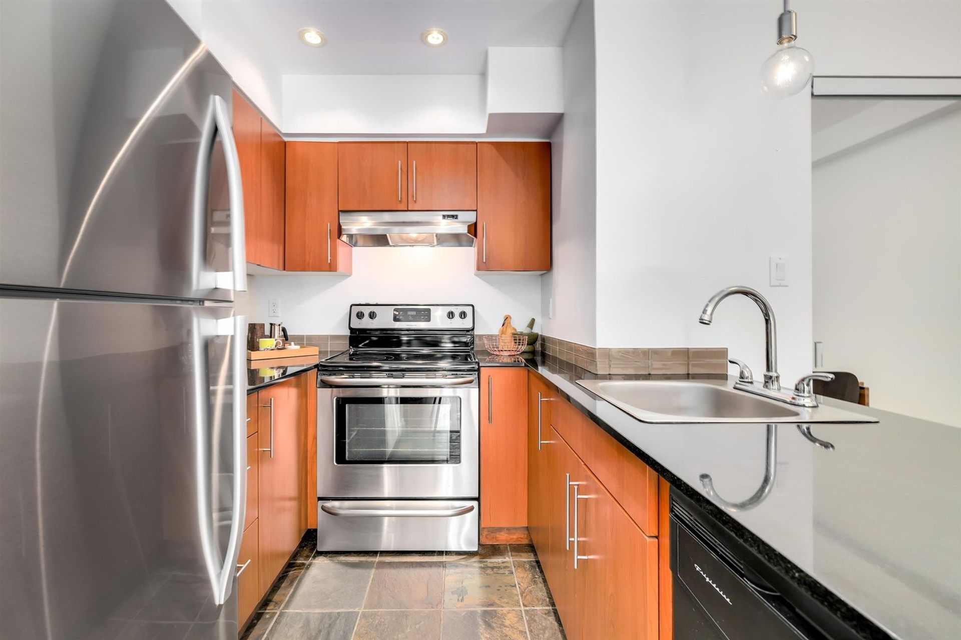 1549-kitchener-street-grandview-woodland-vancouver-east-08