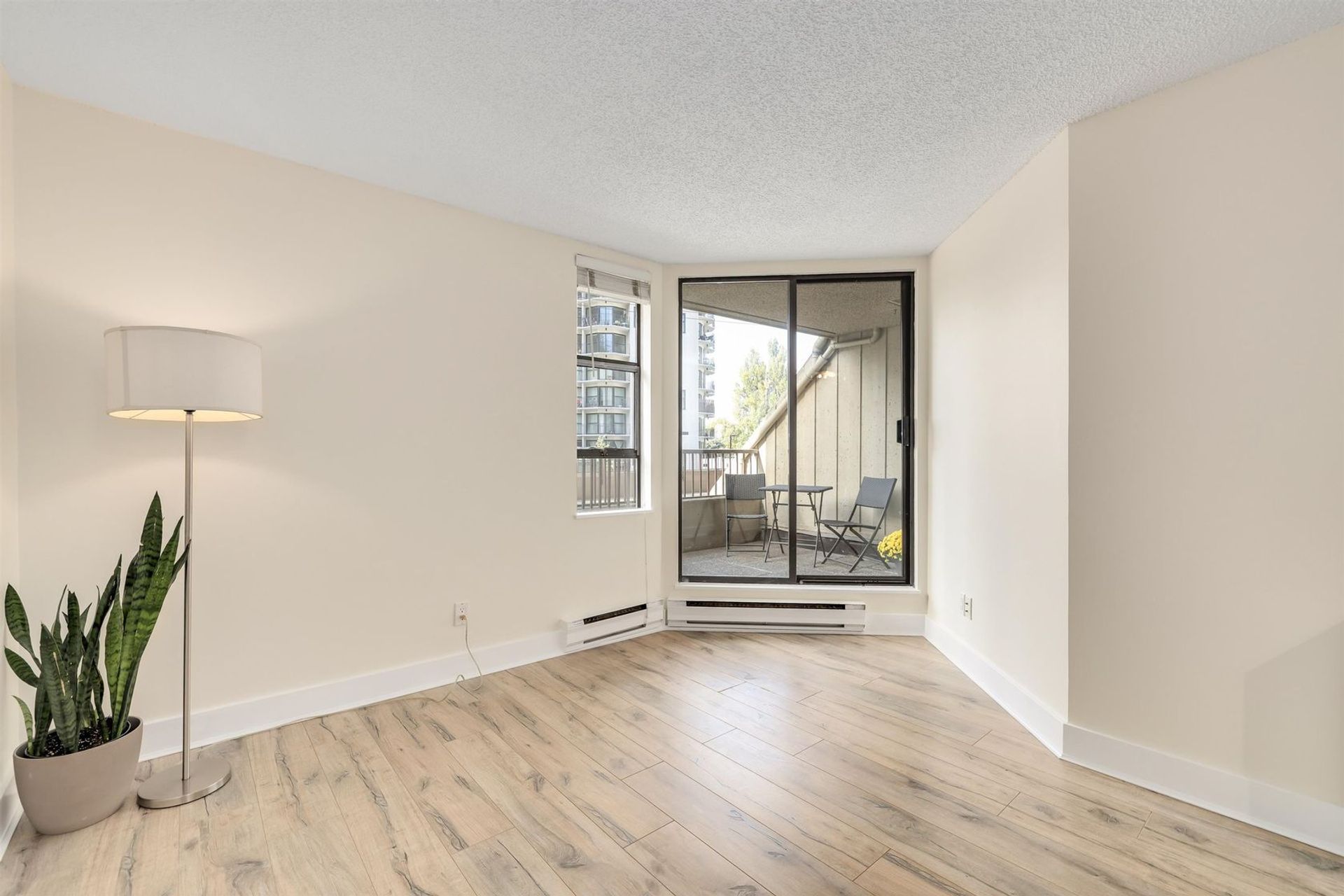 1040-pacific-street-west-end-vw-vancouver-west-04