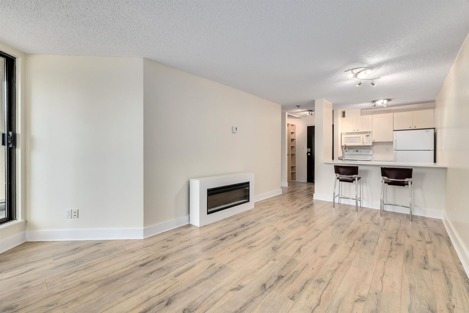 1040-pacific-street-west-end-vw-vancouver-west-07