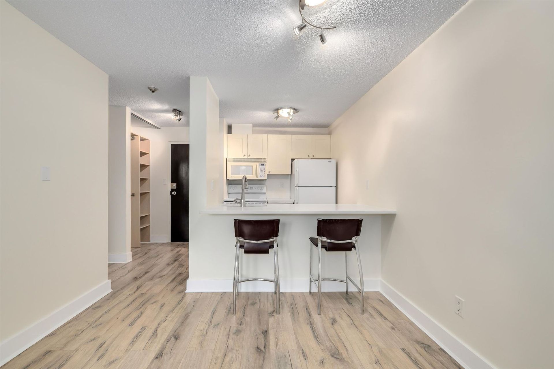 1040-pacific-street-west-end-vw-vancouver-west-08