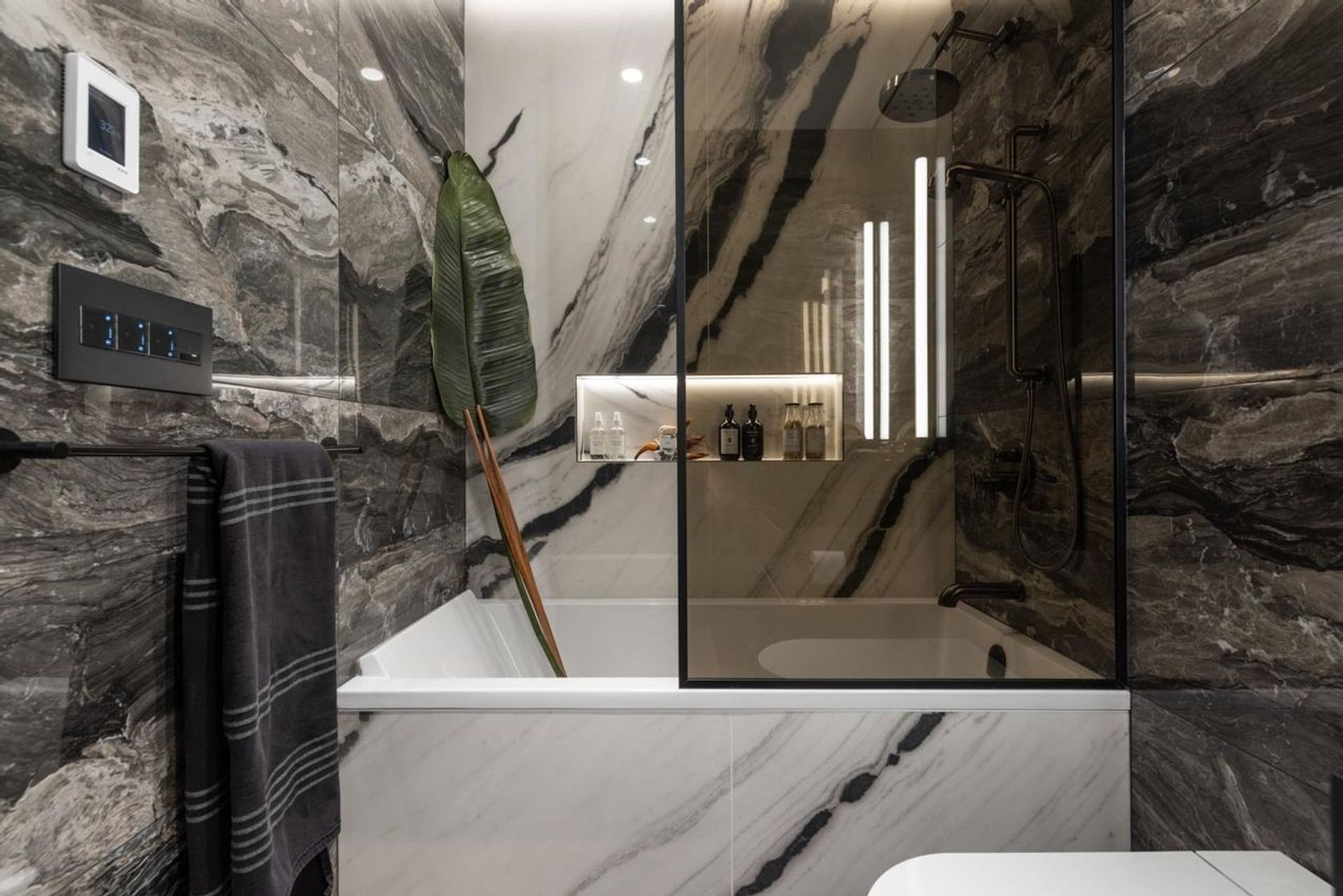 141-water-street-downtown-vw-vancouver-west-31