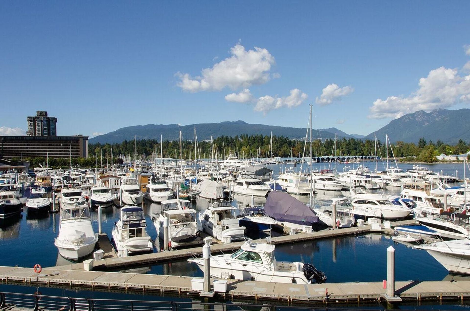 535-nicola-street-coal-harbour-vancouver-west-02