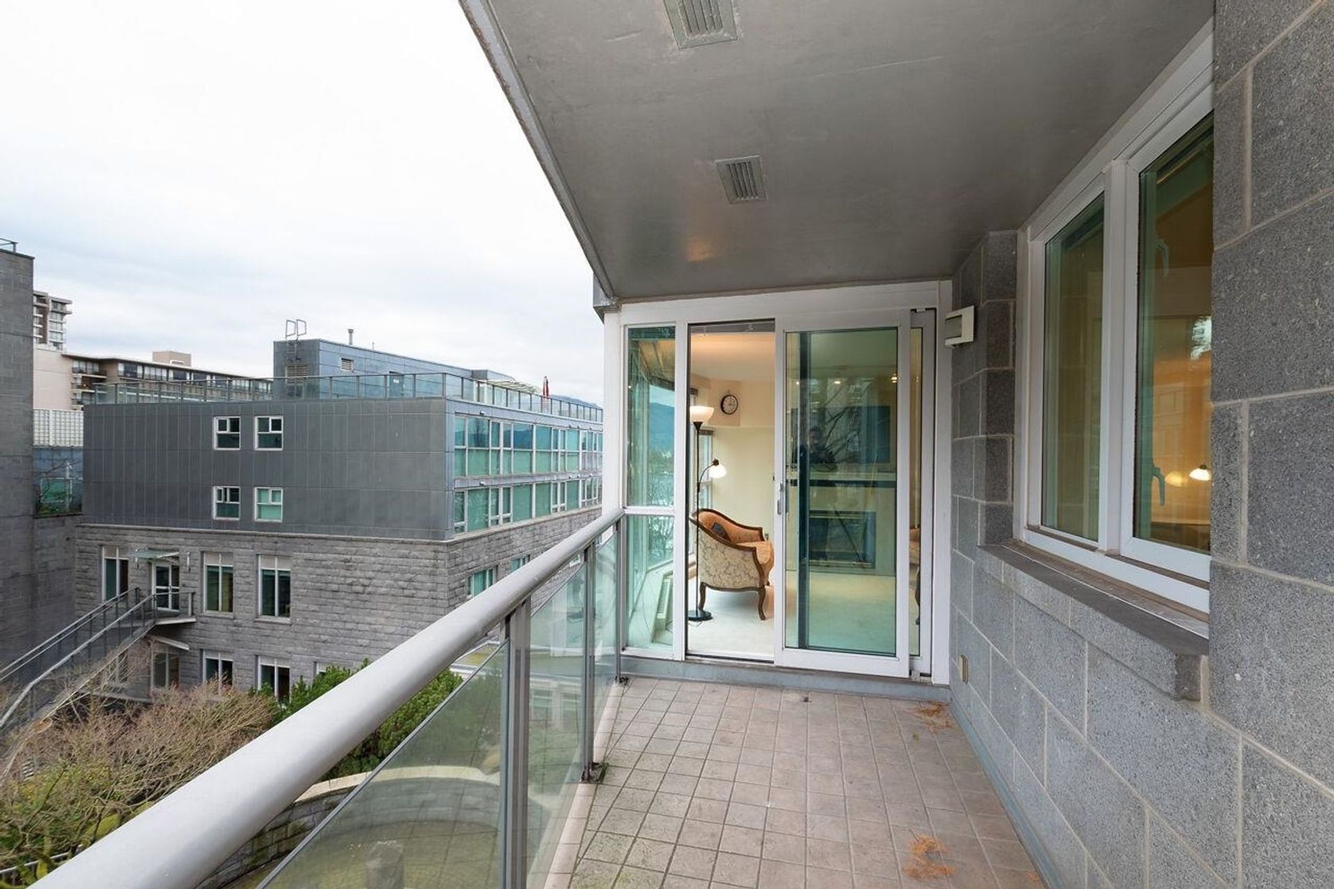 535-nicola-street-coal-harbour-vancouver-west-10