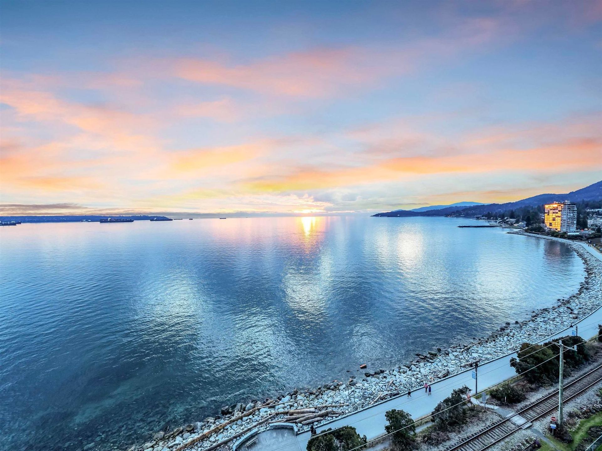 2240-bellevue-avenue-dundarave-west-vancouver-03