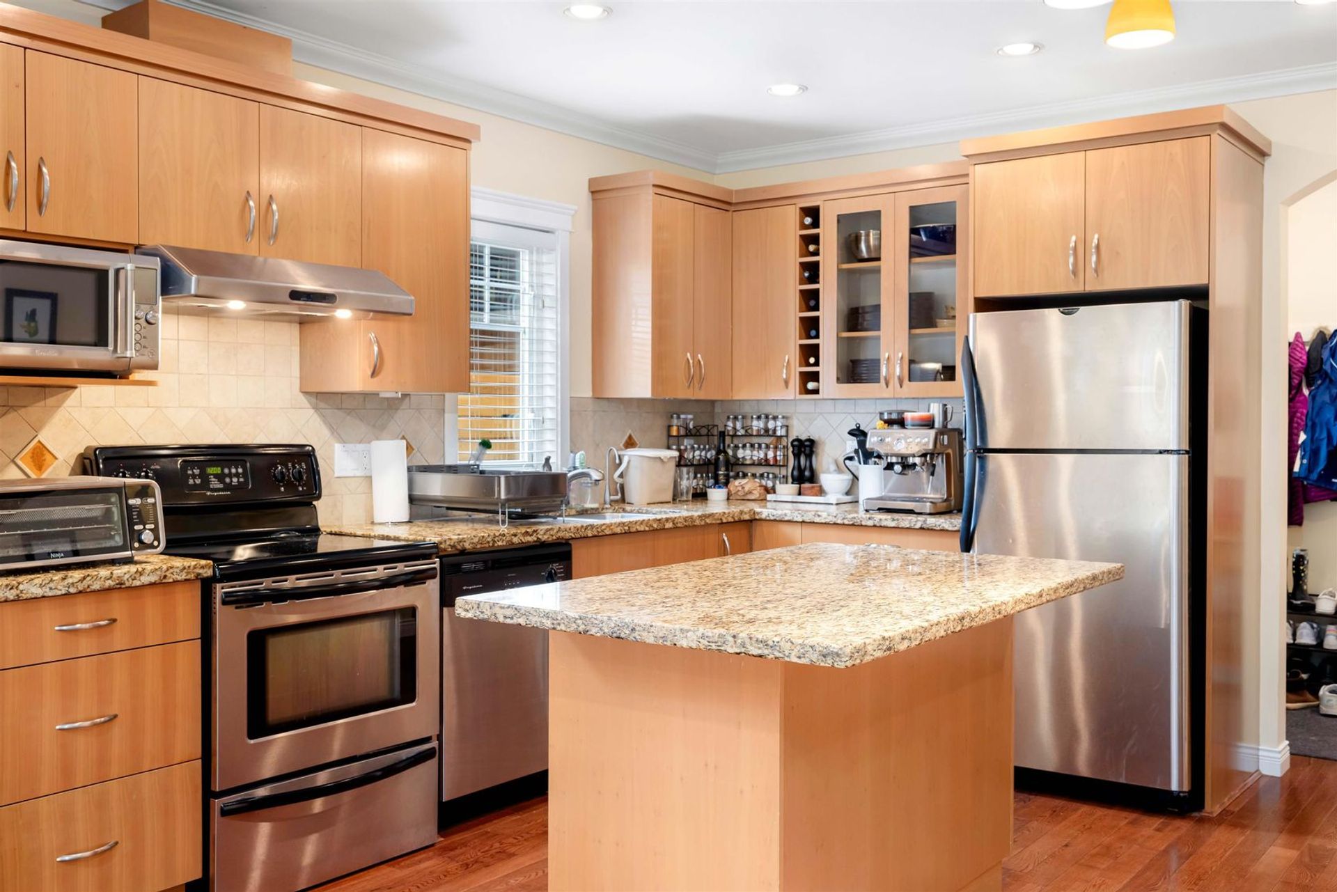 1780-e-georgia-street-hastings-vancouver-east-08