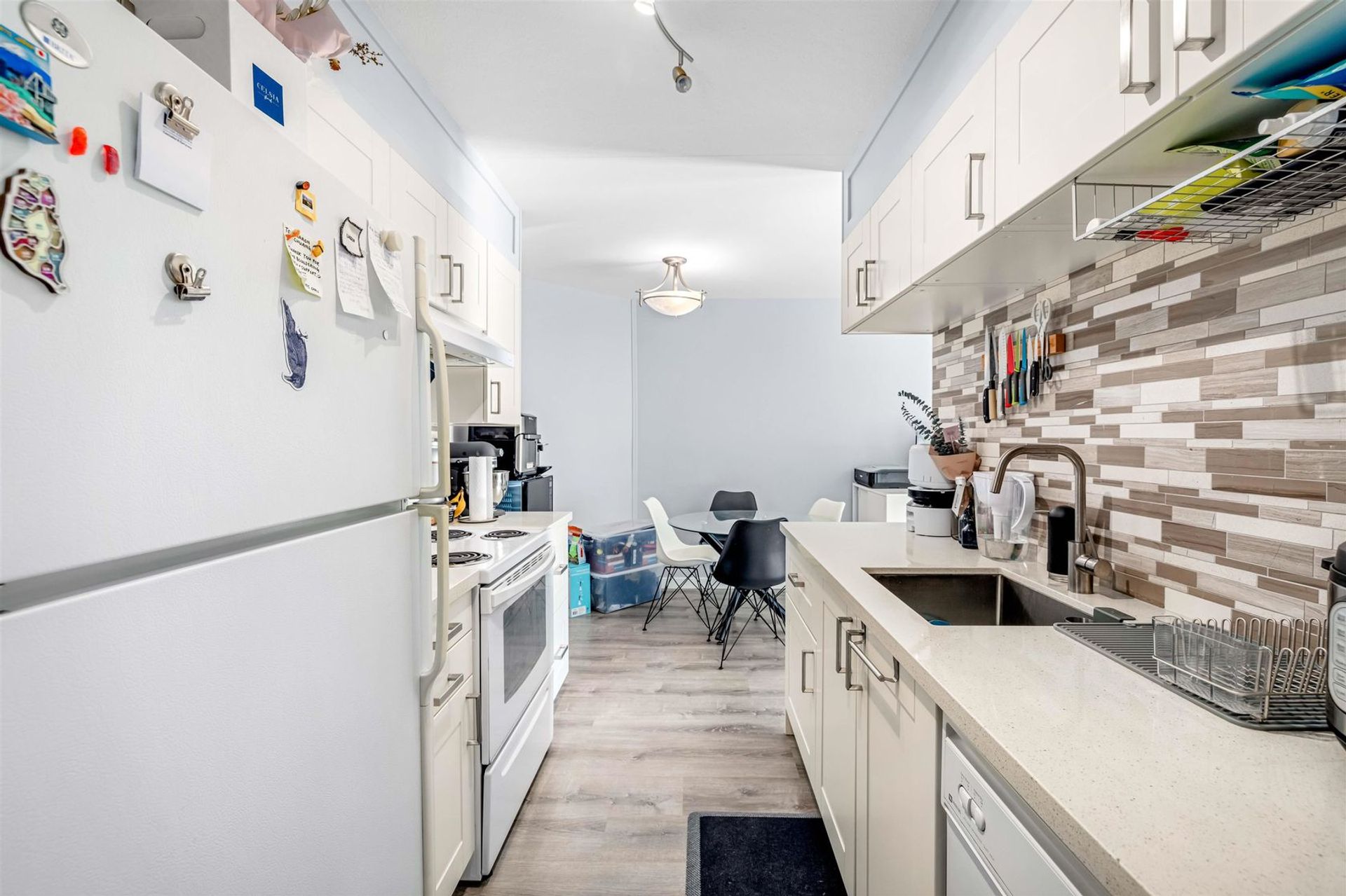 9847-manchester-drive-cariboo-burnaby-north-09