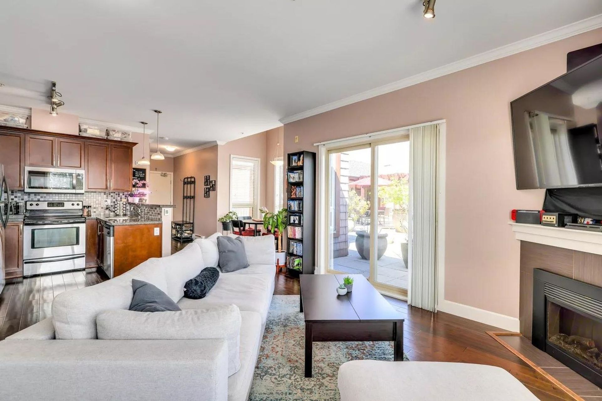 15268-18-avenue-king-george-corridor-south-surrey-white-rock-07