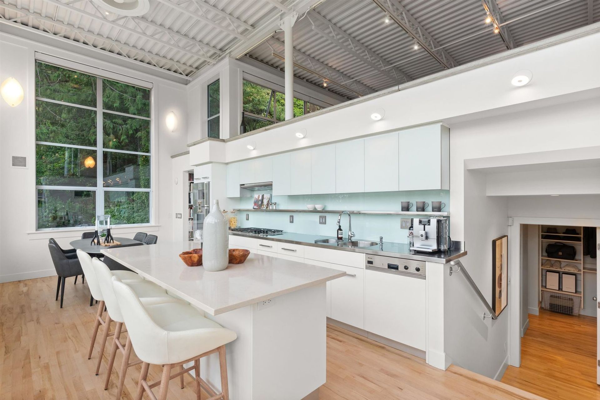 5897-marine-drive-eagleridge-west-vancouver-04