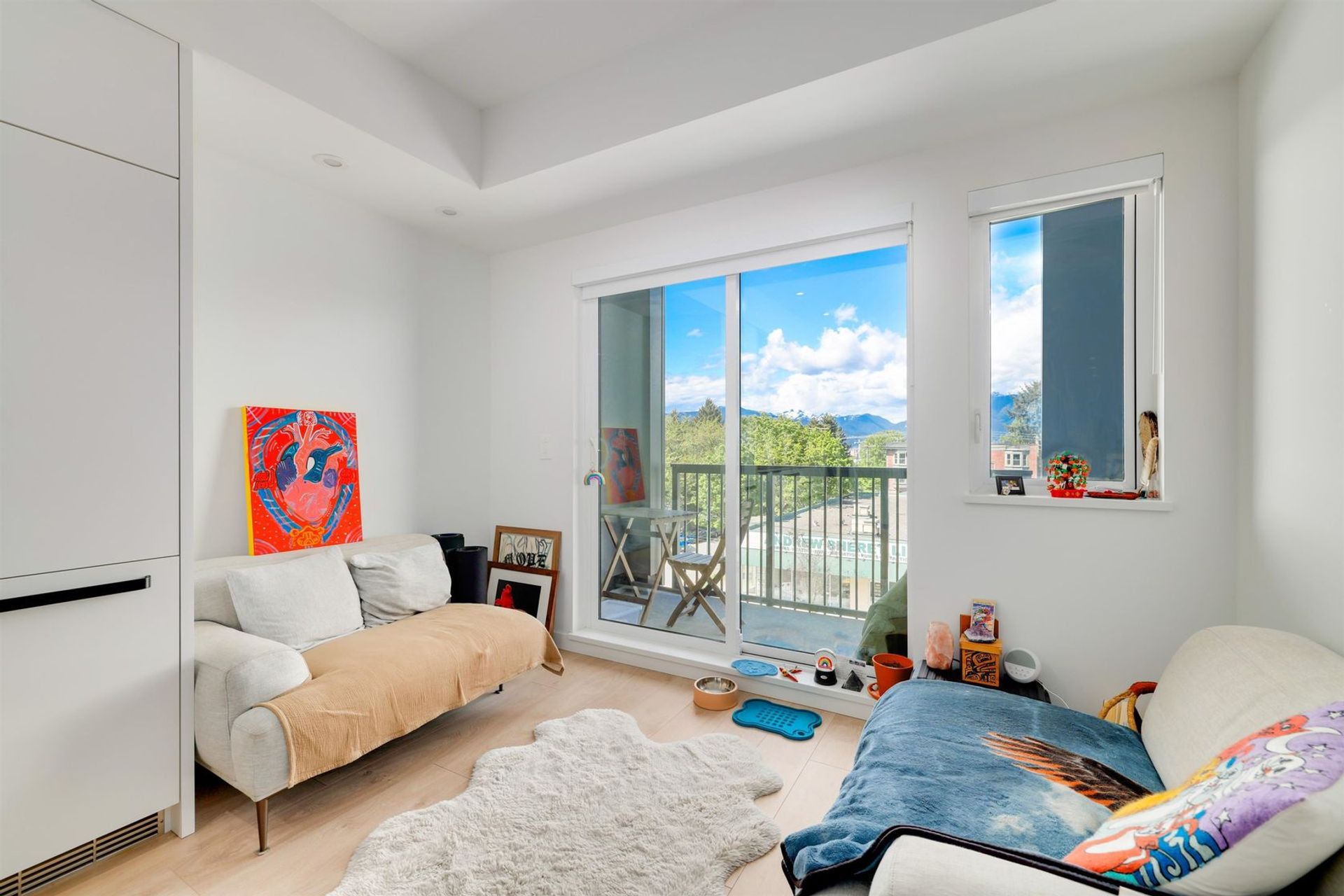 2520-guelph-street-mount-pleasant-ve-vancouver-east-06