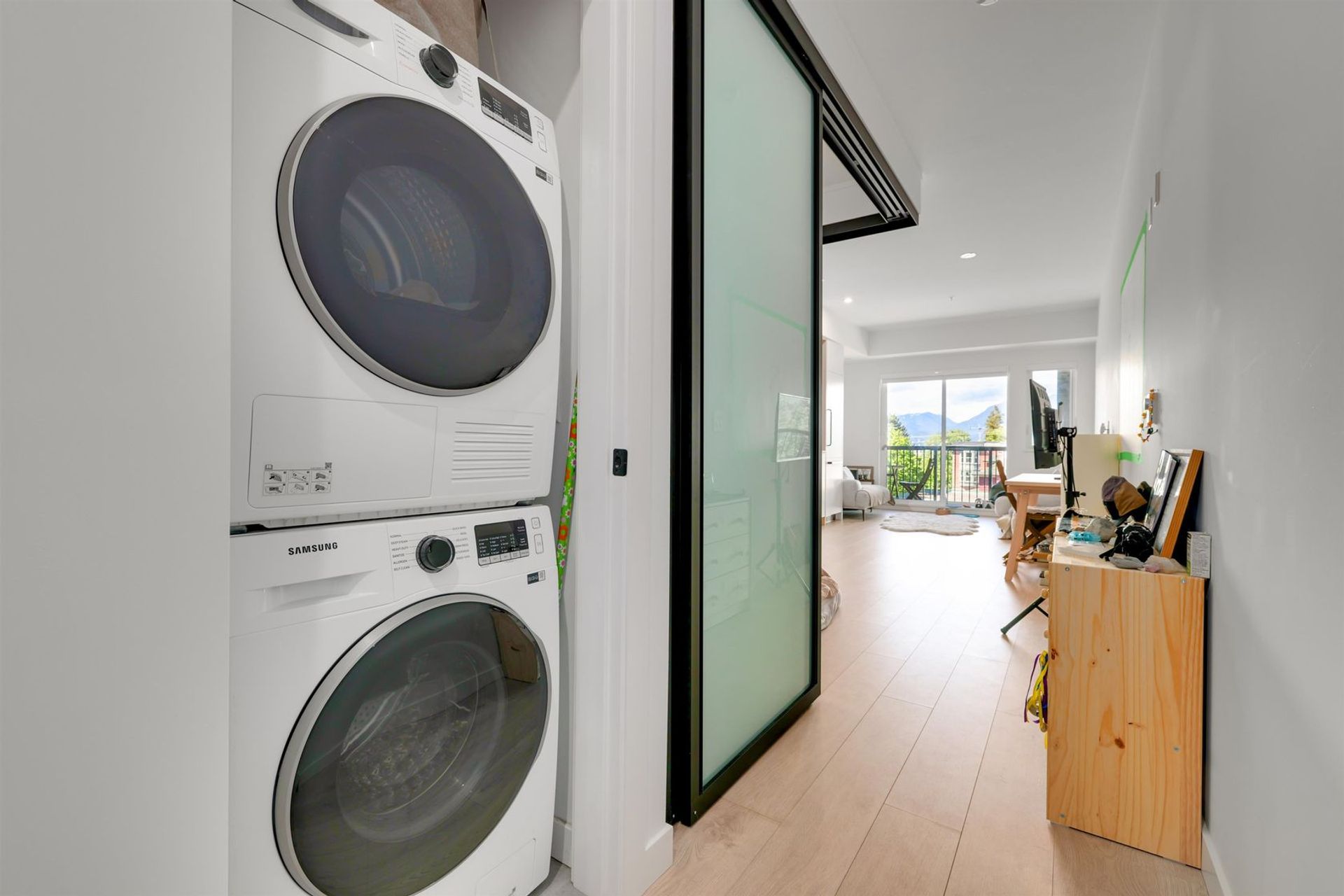 2520-guelph-street-mount-pleasant-ve-vancouver-east-07