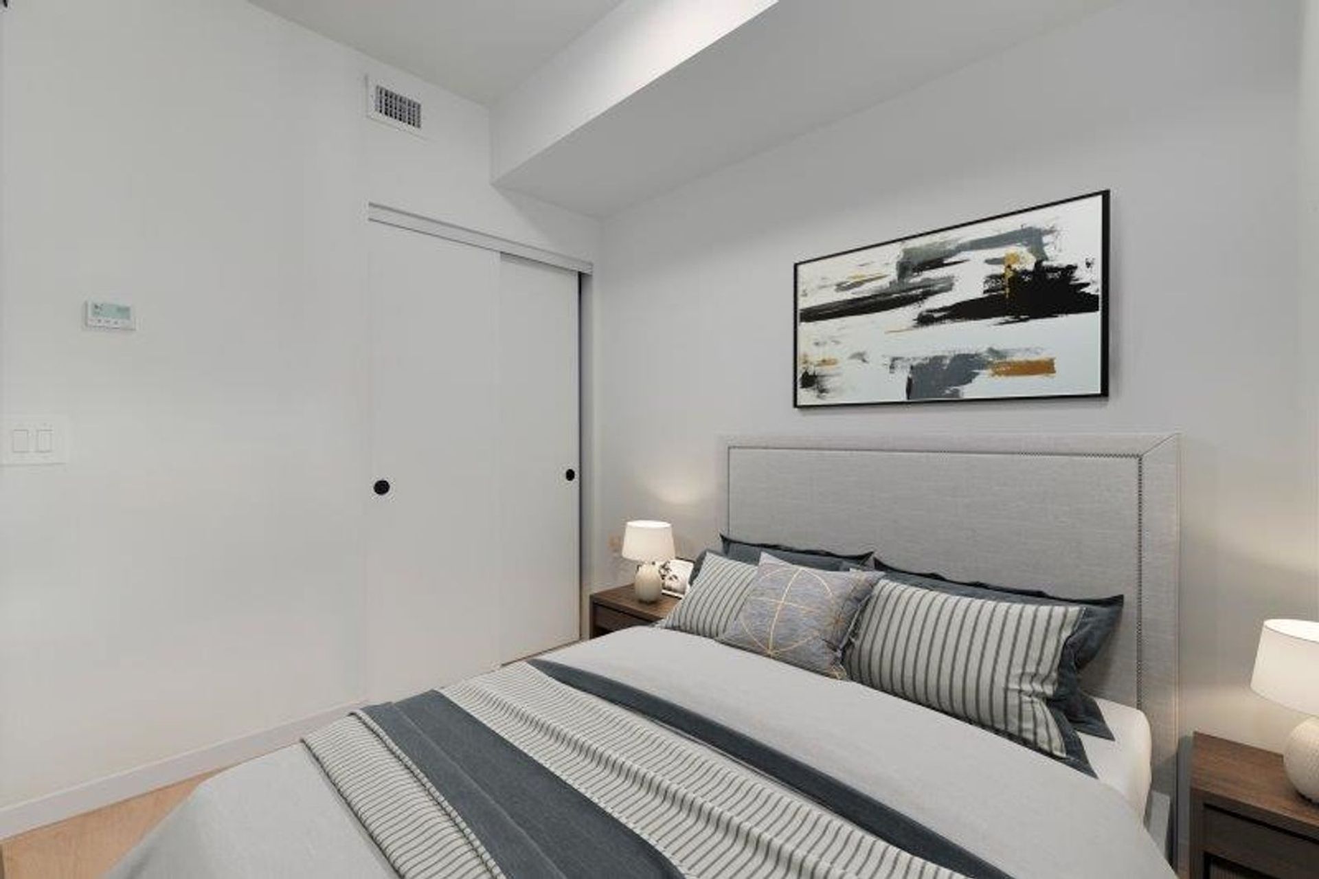 2520-guelph-street-mount-pleasant-ve-vancouver-east-08