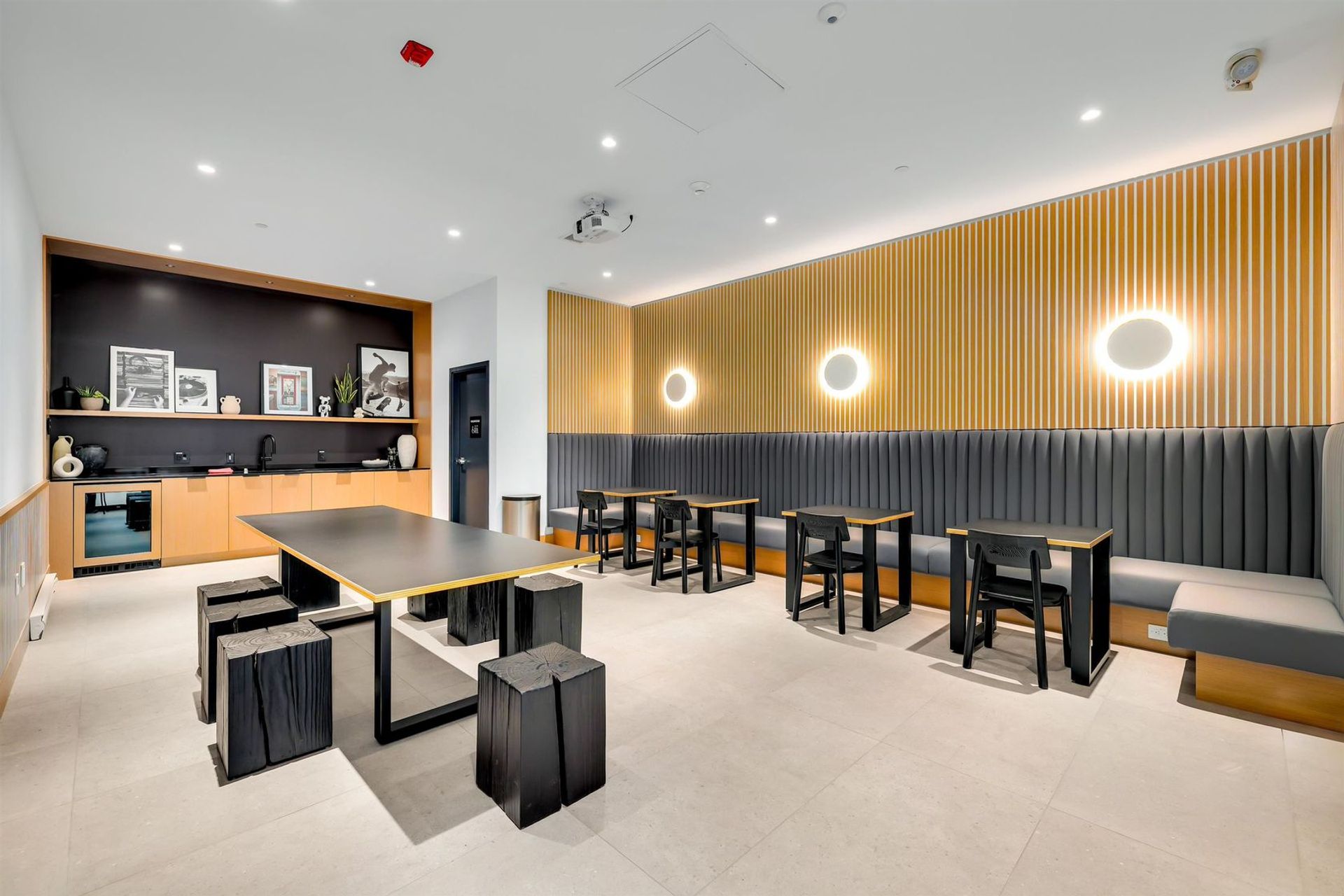 2520-guelph-street-mount-pleasant-ve-vancouver-east-11