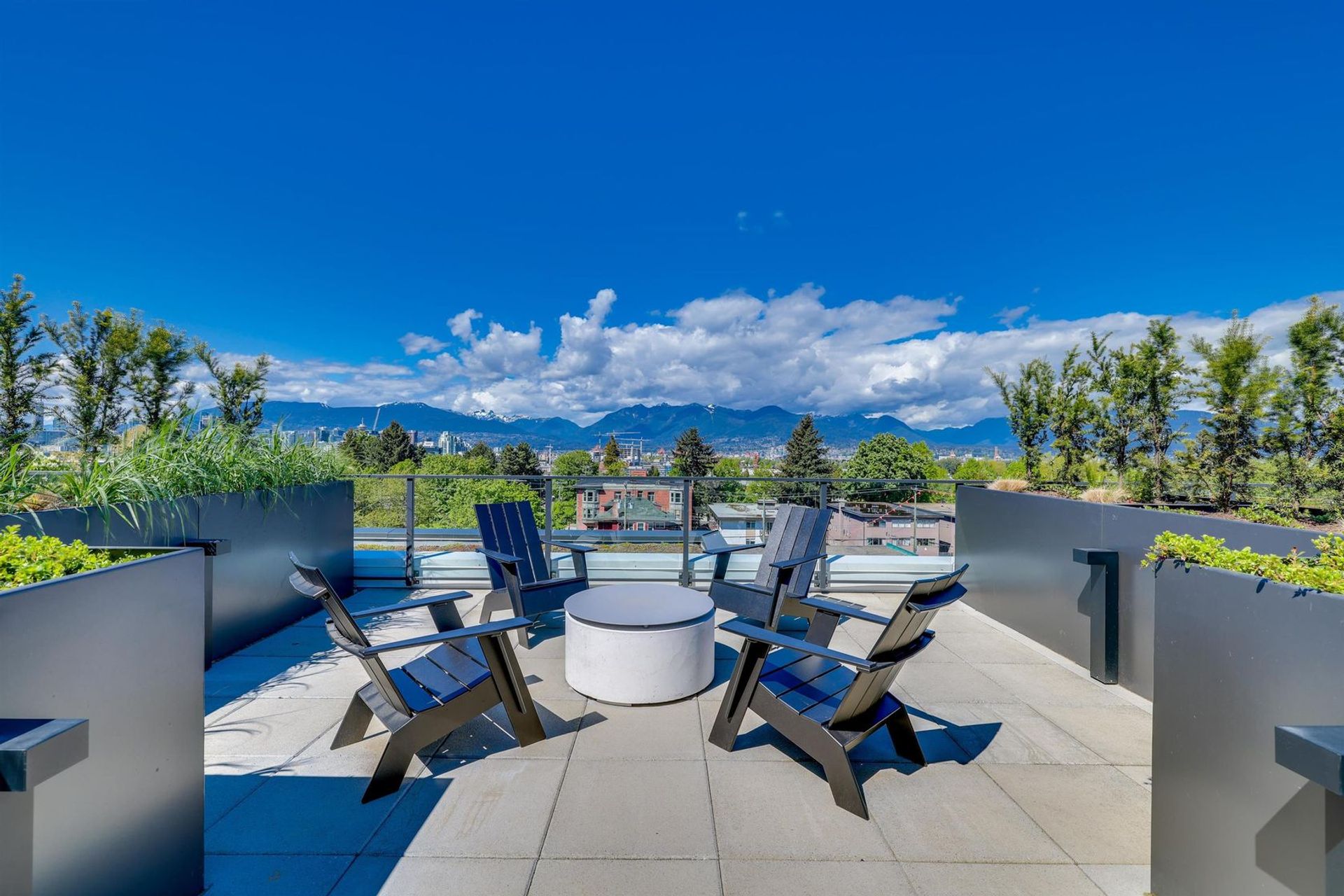 2520-guelph-street-mount-pleasant-ve-vancouver-east-15