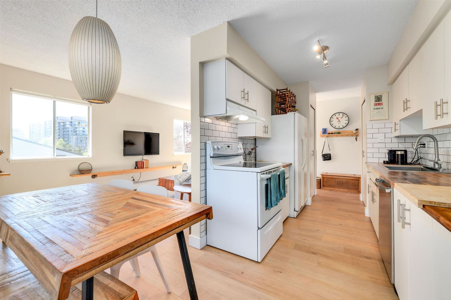 250-w-1st-street-lower-lonsdale-north-vancouver-09