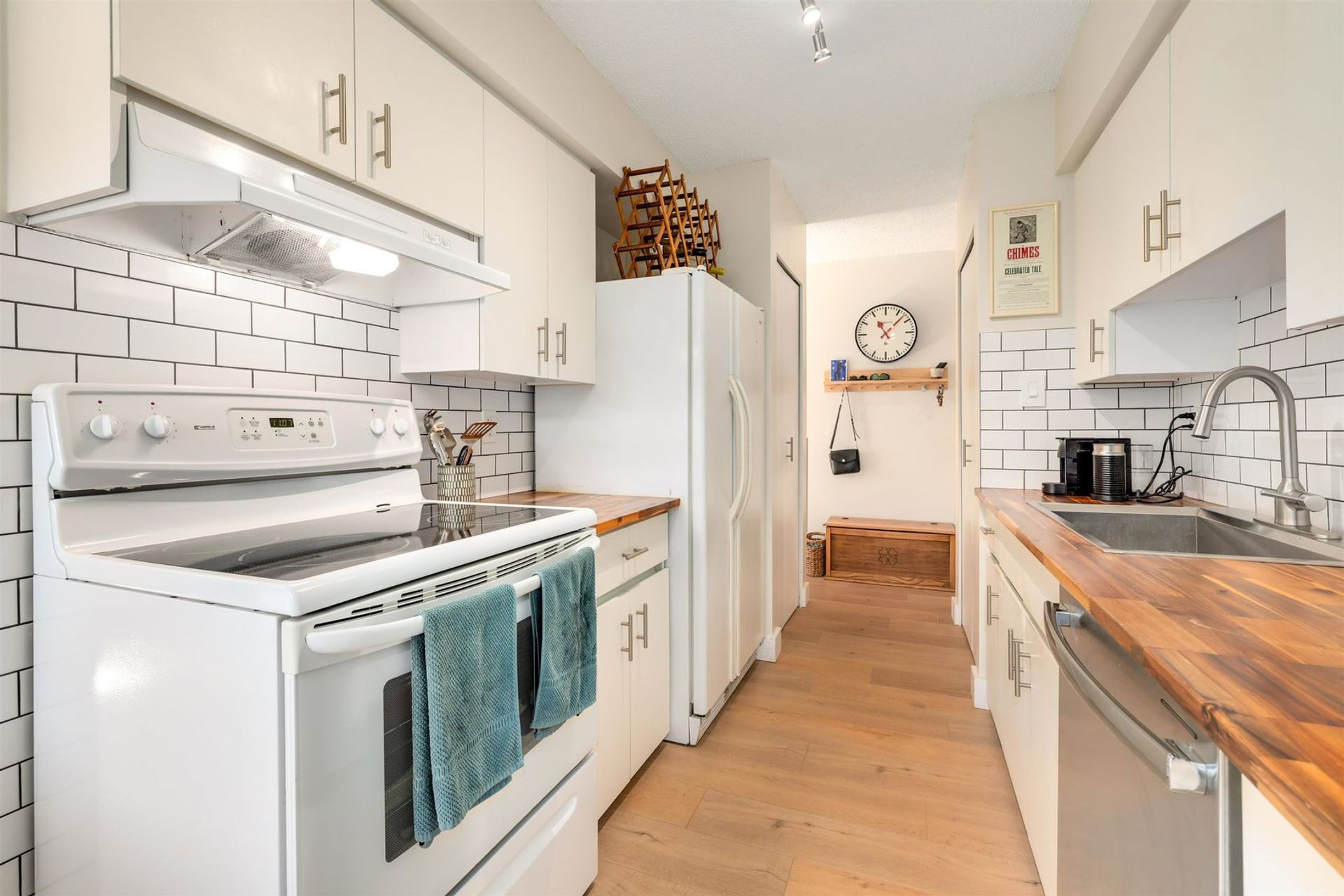 250-w-1st-street-lower-lonsdale-north-vancouver-10