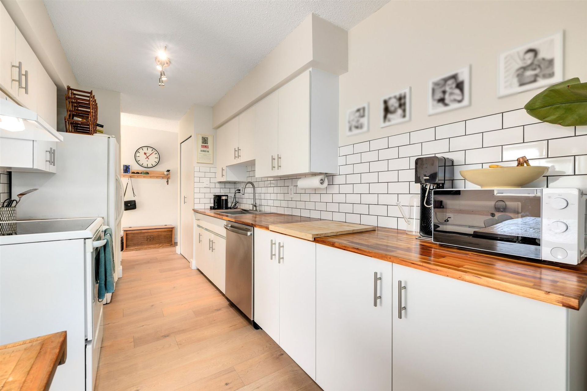 250-w-1st-street-lower-lonsdale-north-vancouver-11