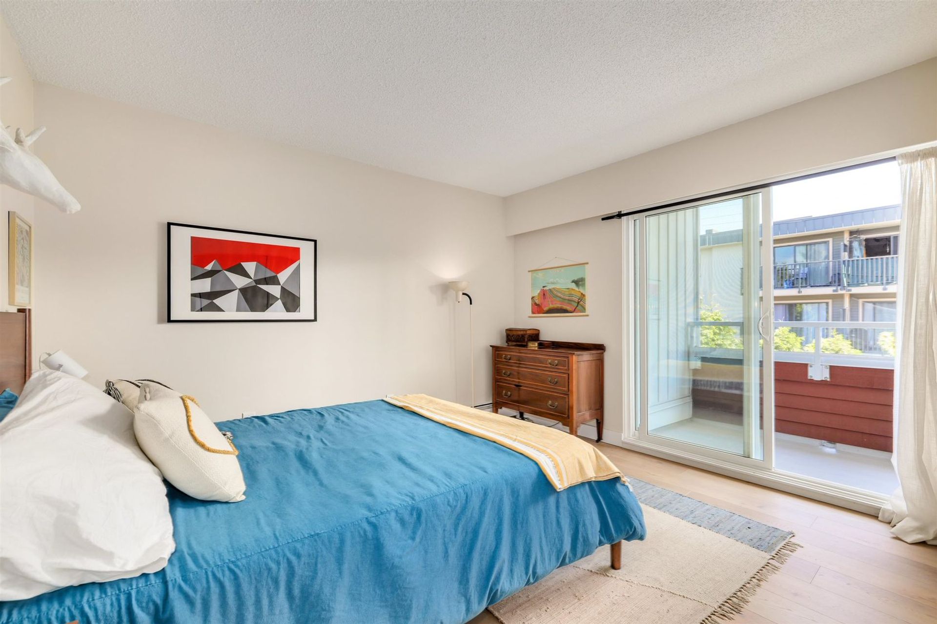250-w-1st-street-lower-lonsdale-north-vancouver-16