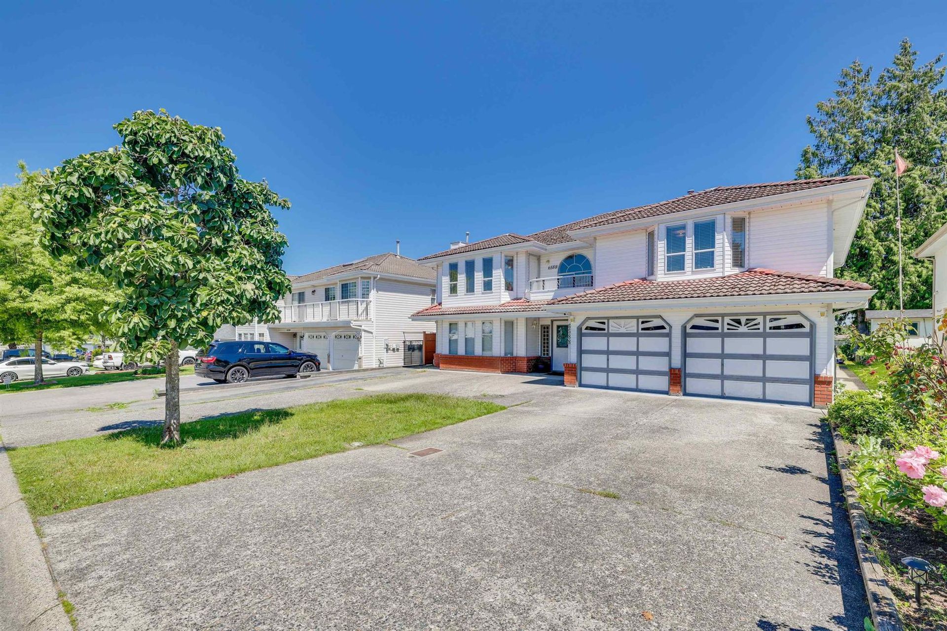 6588-128a-street-west-newton-surrey-02