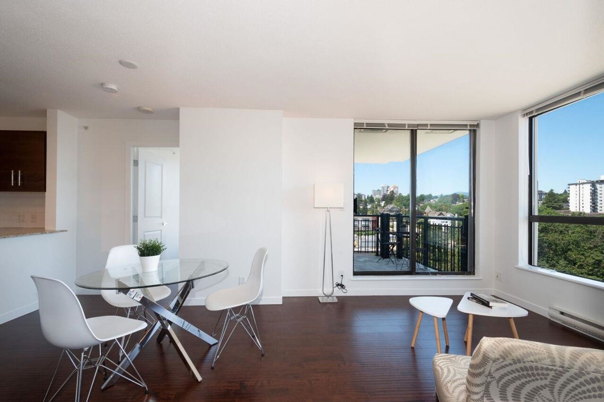 814-royal-avenue-downtown-nw-new-westminster-08