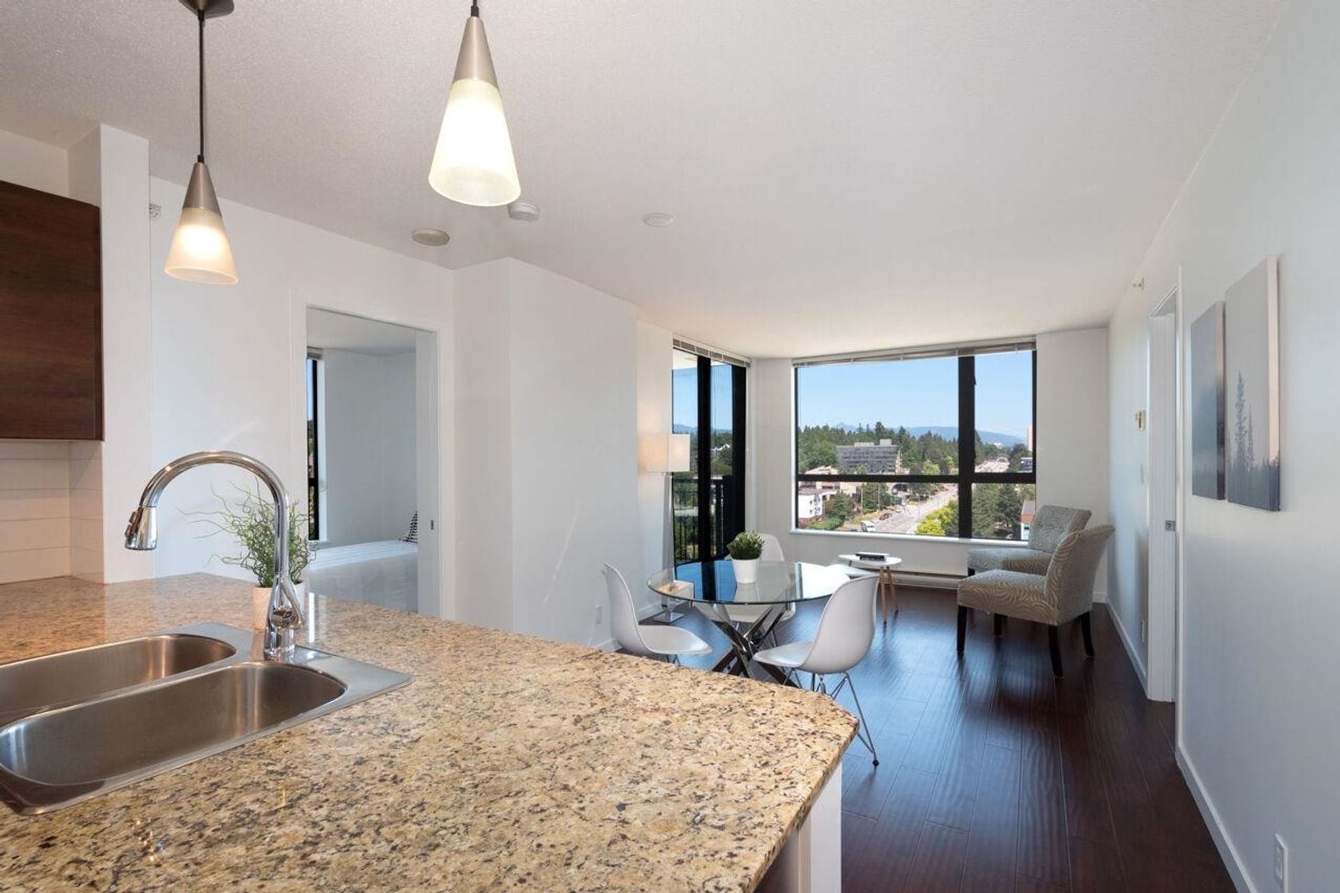 814-royal-avenue-downtown-nw-new-westminster-09