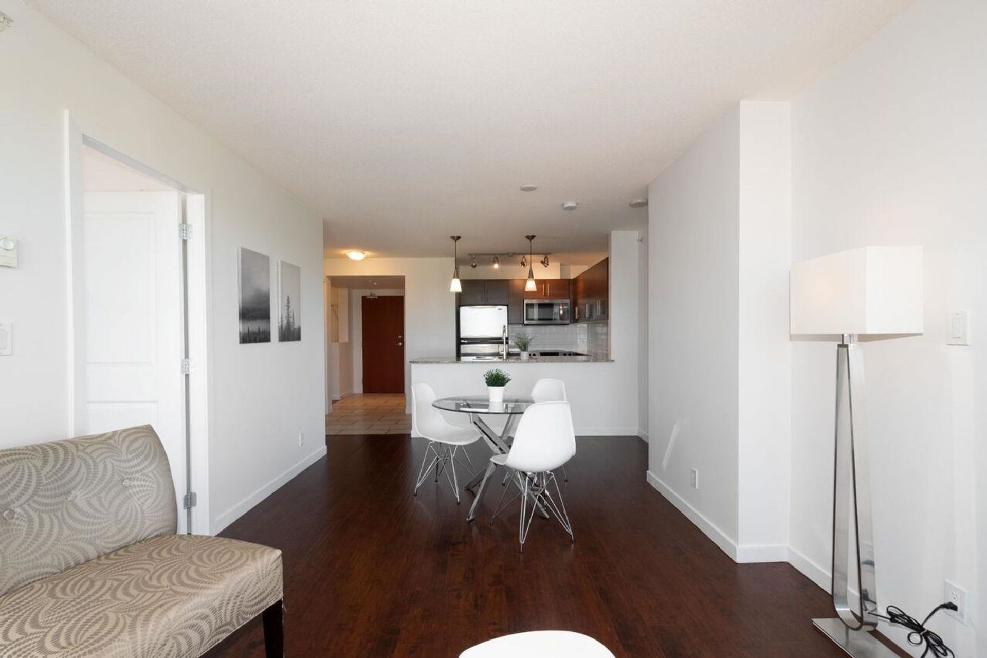 814-royal-avenue-downtown-nw-new-westminster-12