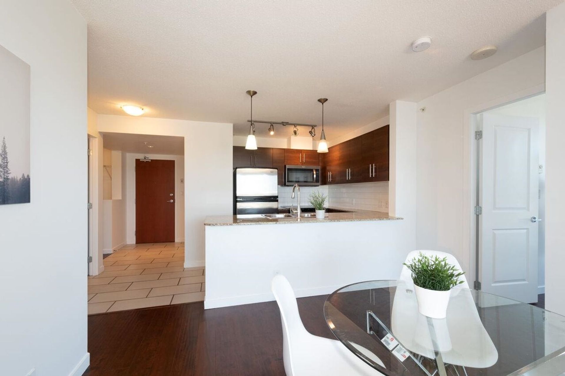 814-royal-avenue-downtown-nw-new-westminster-14