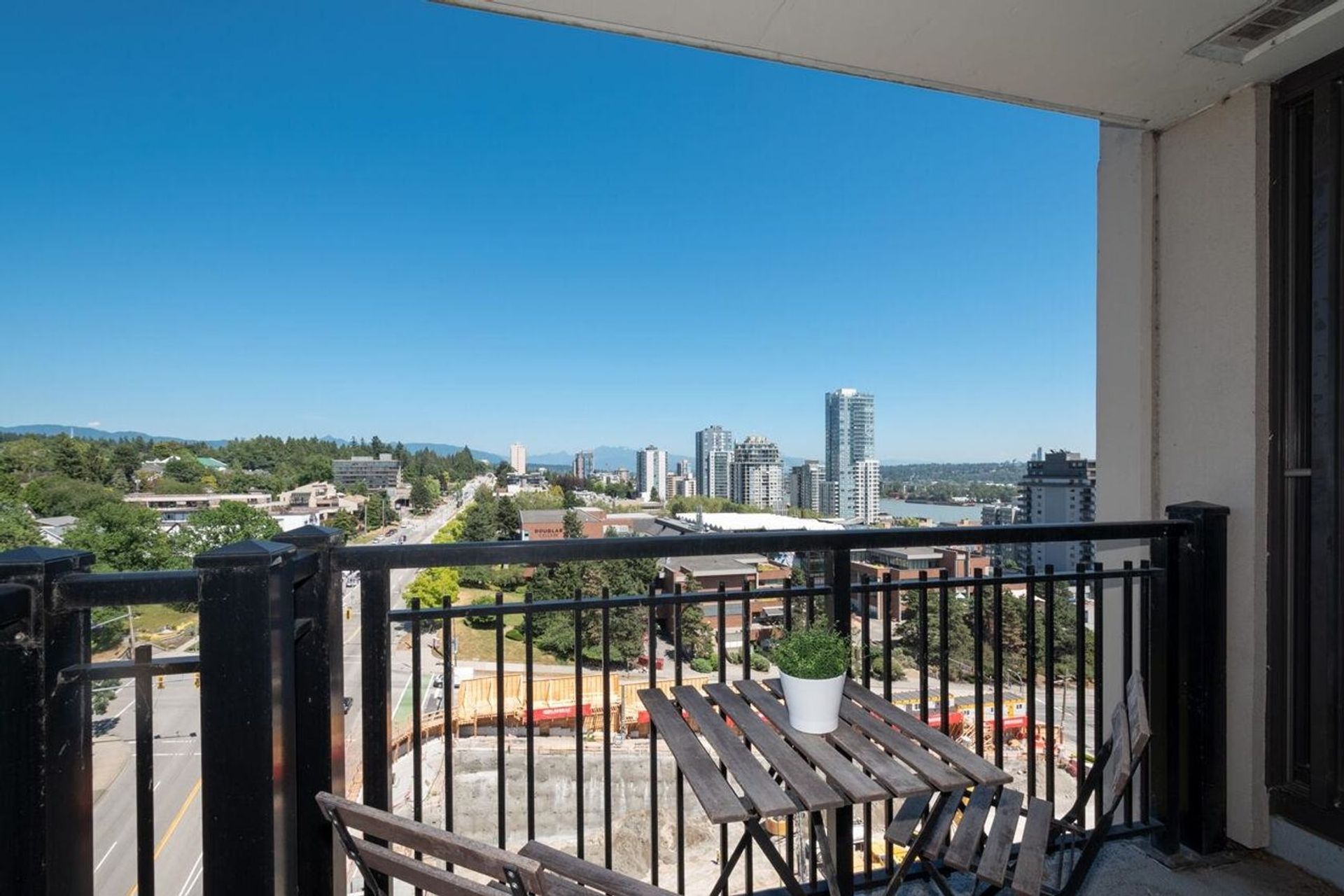 814-royal-avenue-downtown-nw-new-westminster-25