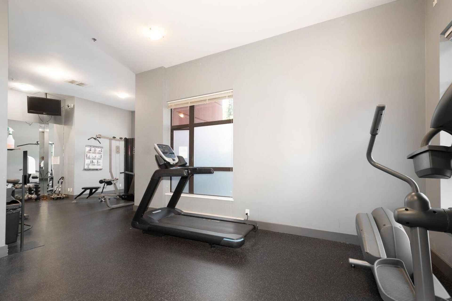 814-royal-avenue-downtown-nw-new-westminster-39