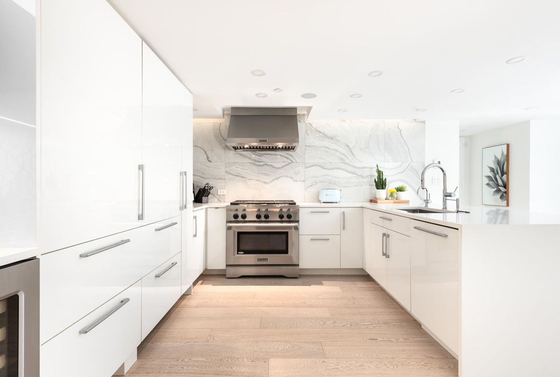 560-cardero-street-coal-harbour-vancouver-west-04-1