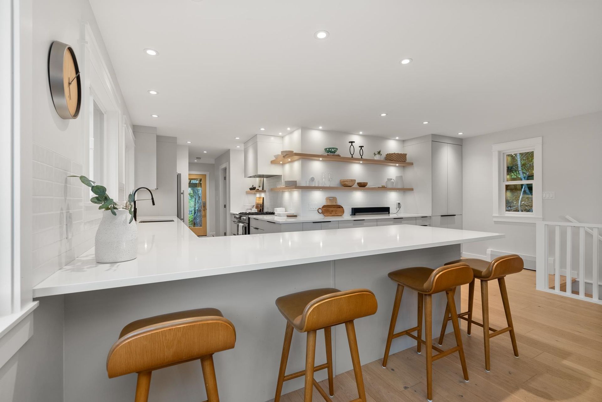 2575-caledonia-avenue-deep-cove-north-vancouver-02