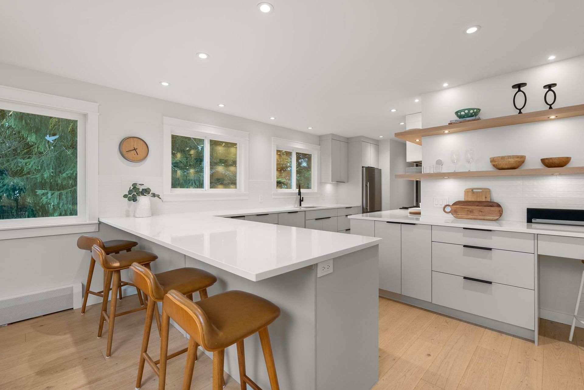 2575-caledonia-avenue-deep-cove-north-vancouver-03